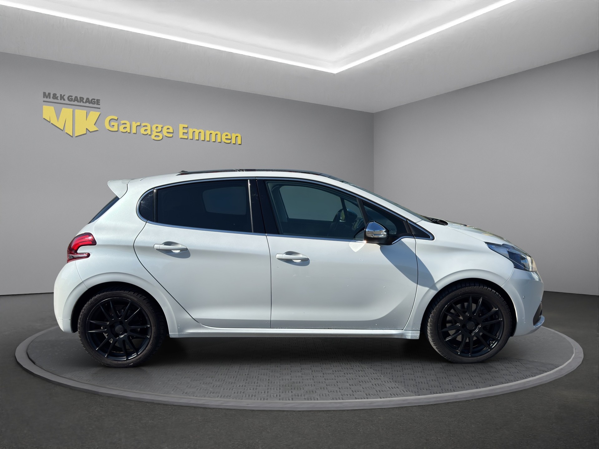 PEUGEOT 208 1.6 THP Allure STT-image-5