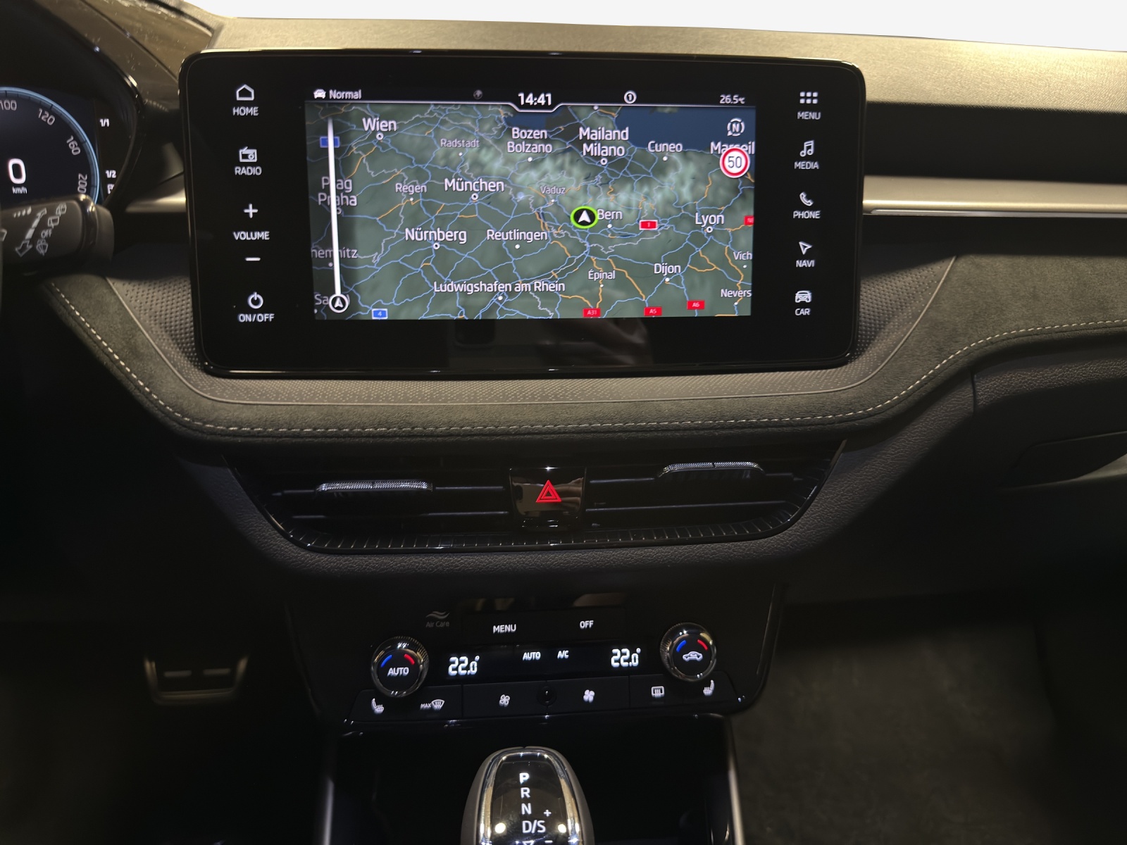 SKODA Fabia 1.0 TSI Dynamic DSG-image-9