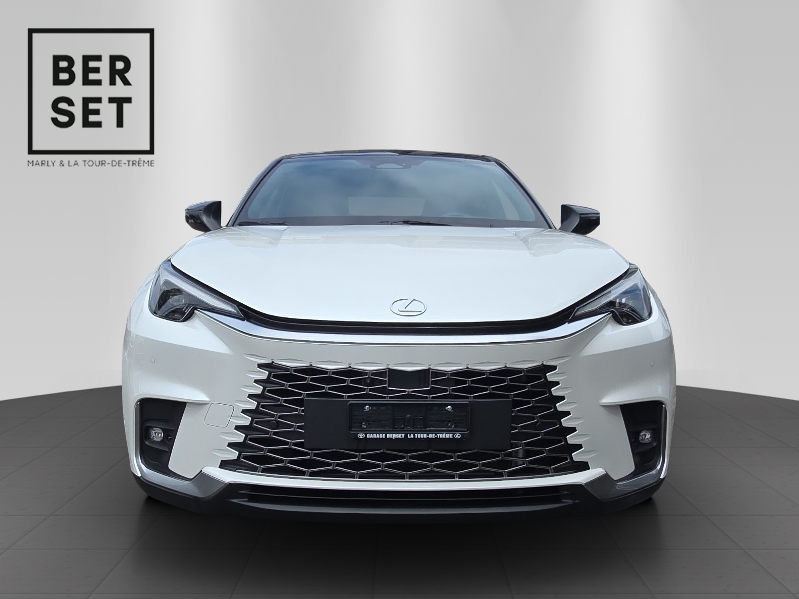 LEXUS LBX 1.5 Hybrid Cool AWD-image-7