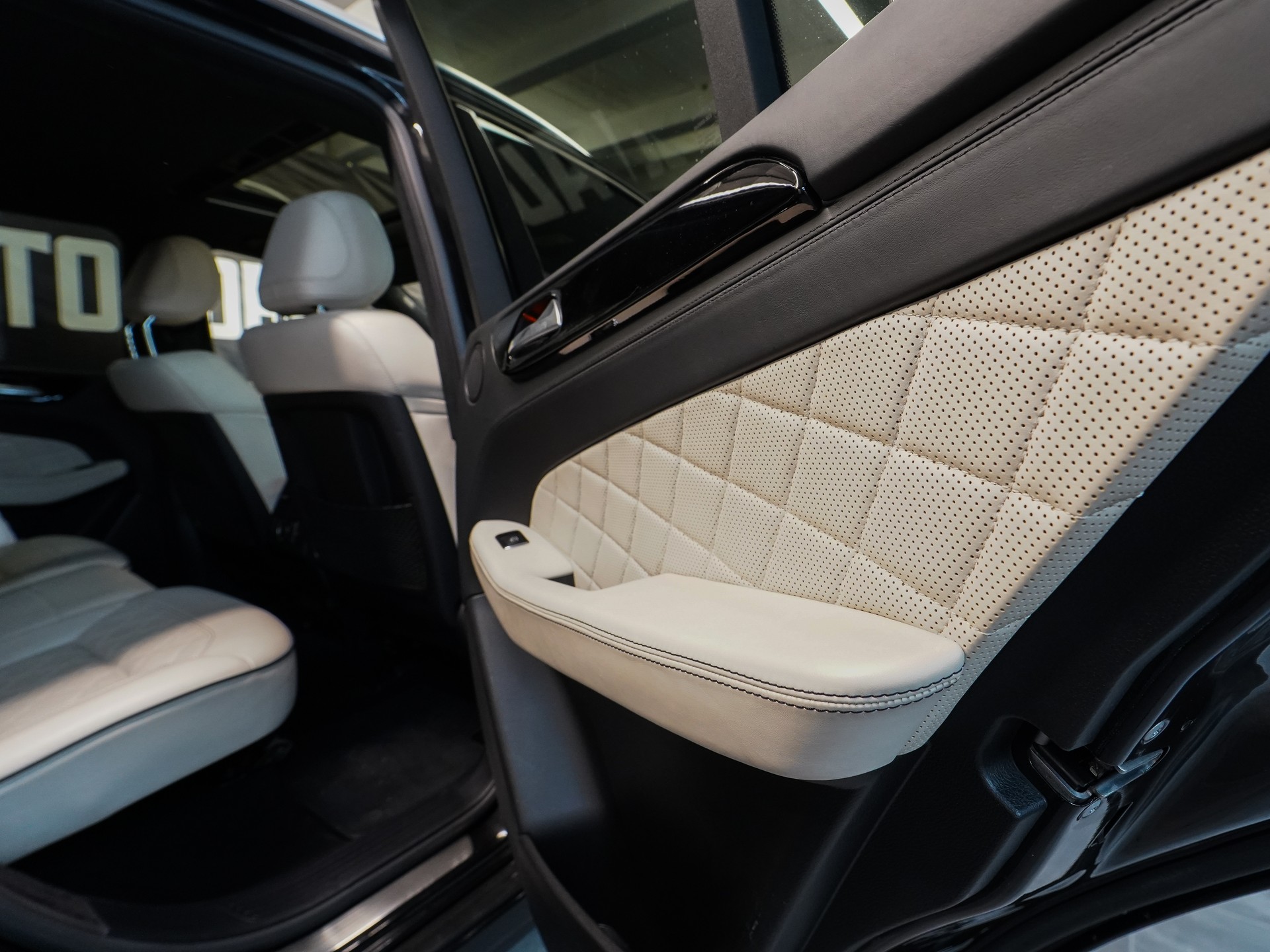 MERCEDES-BENZ ML 350 BlueTEC Executive 4Matic 7G-Tronic-image-15
