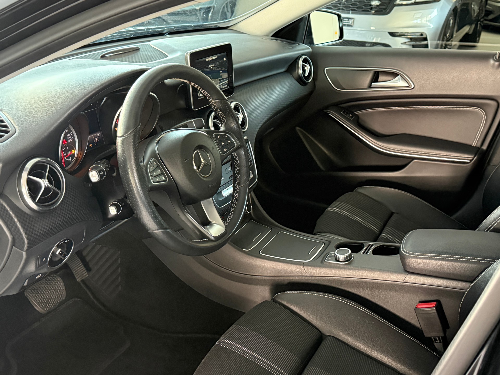 MERCEDES-BENZ A 180 CDI Style 7G-DCT-image-6