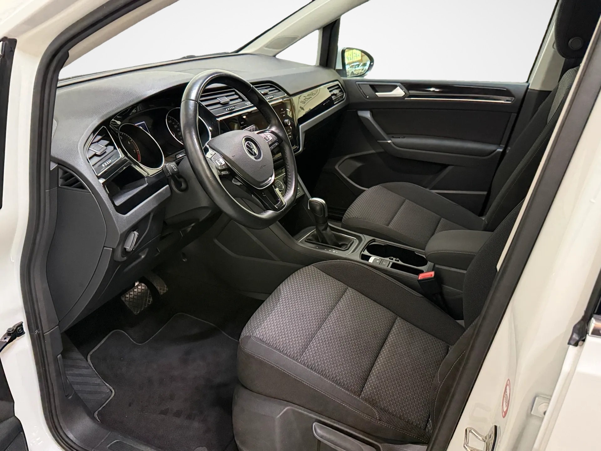 VW Touran 1.5 TSI EVO Comfortline DSG-image-14