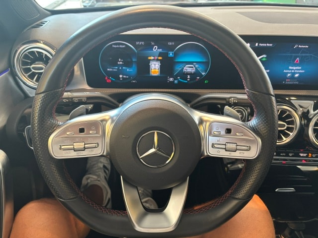 MERCEDES-BENZ A 180 AMG Line 7G-DCT-image-8