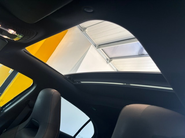 MERCEDES-BENZ A 180 AMG Line 7G-DCT-image-13