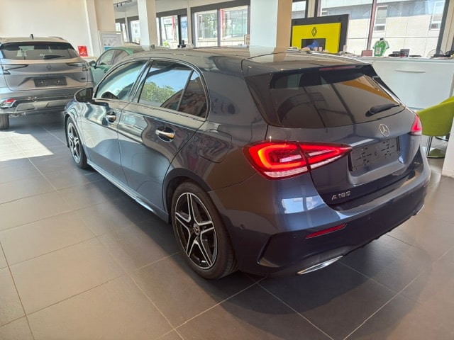 MERCEDES-BENZ A 180 AMG Line 7G-DCT-image-5