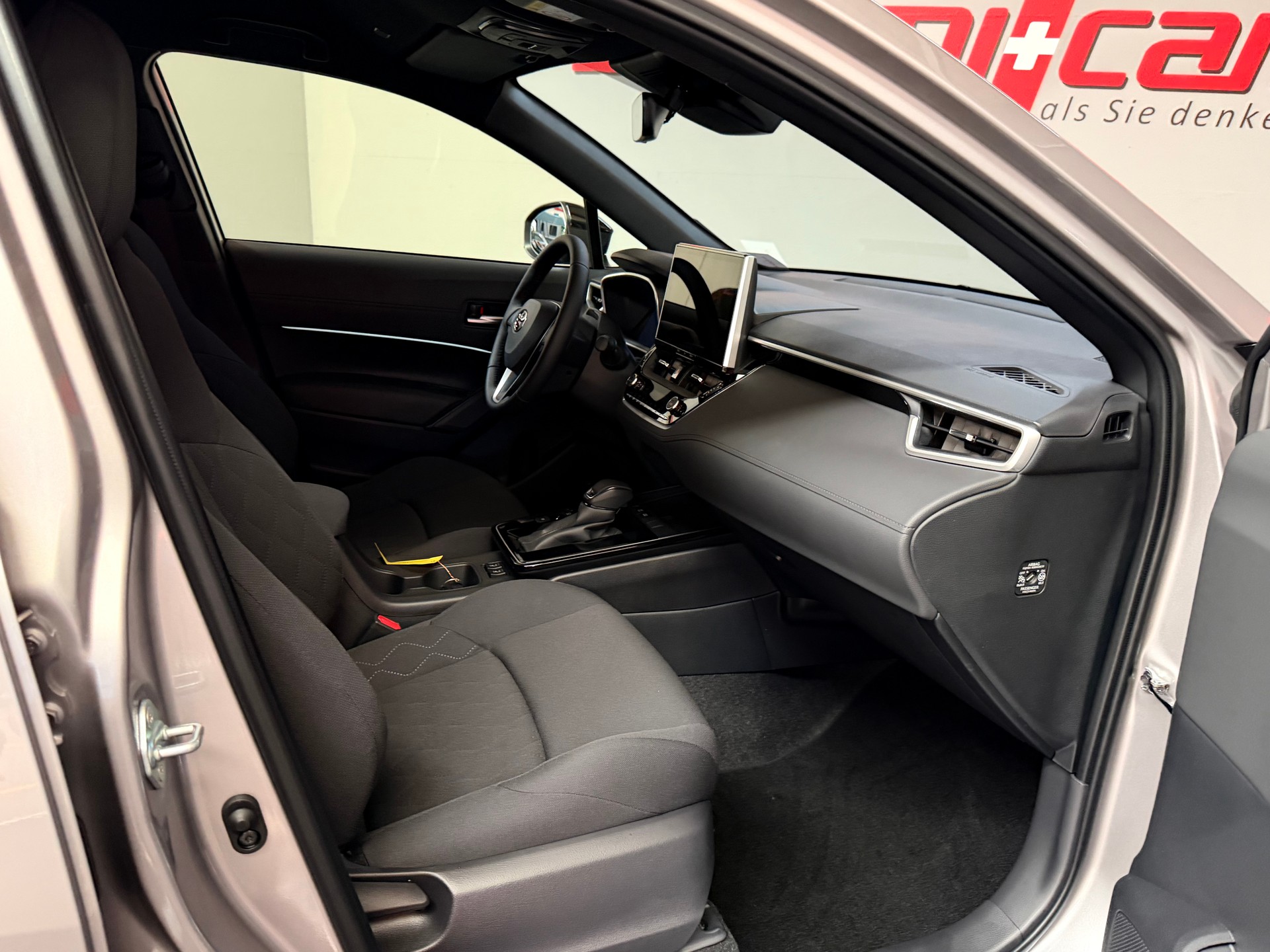 TOYOTA Corolla Cross 2.0 Trend e-CVT-image-14