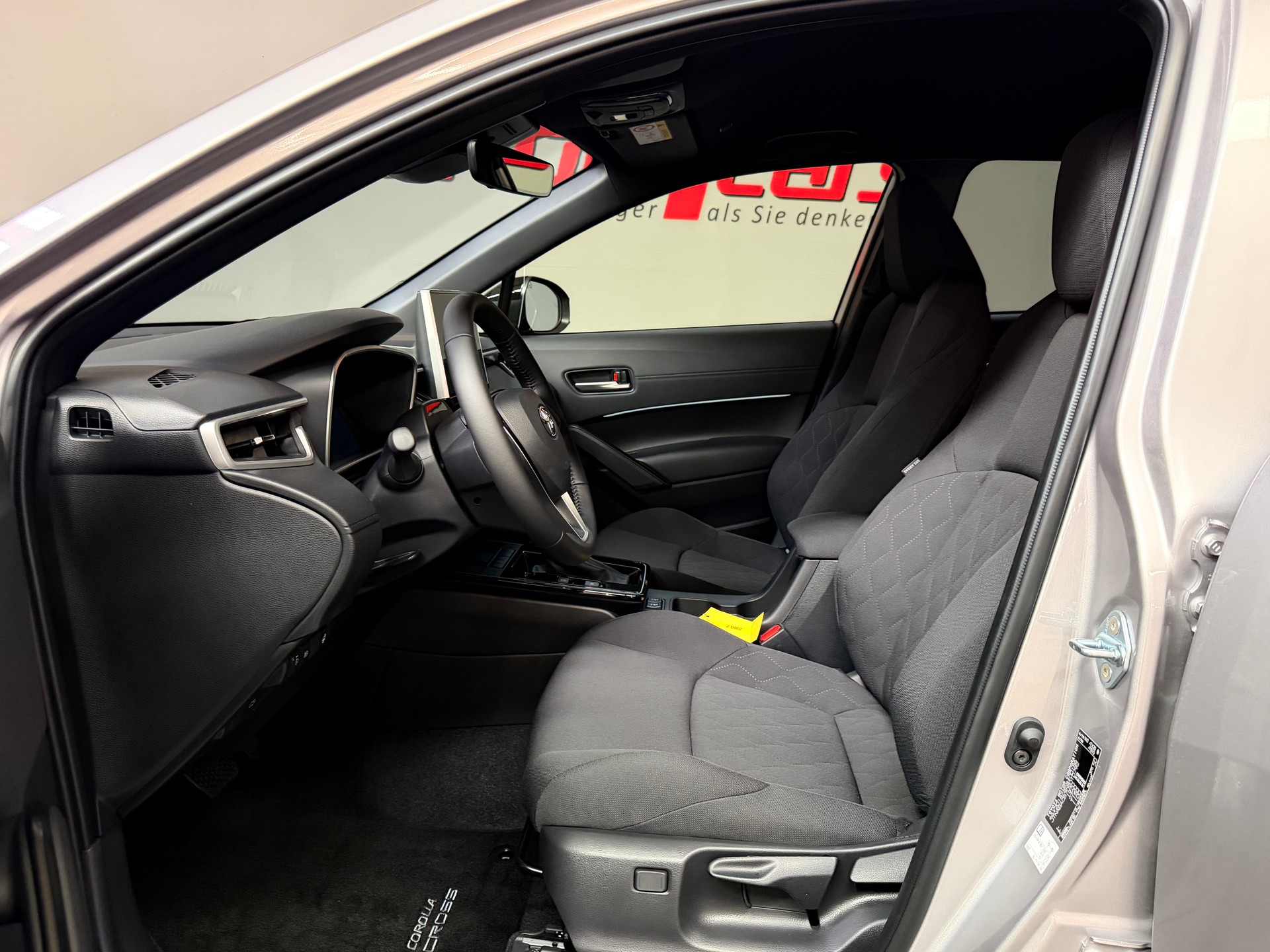 TOYOTA Corolla Cross 2.0 Trend e-CVT-image-12