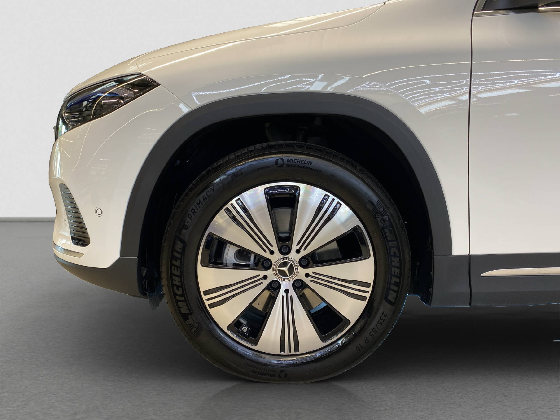 MERCEDES-BENZ EQA 250 Progressive-image-5