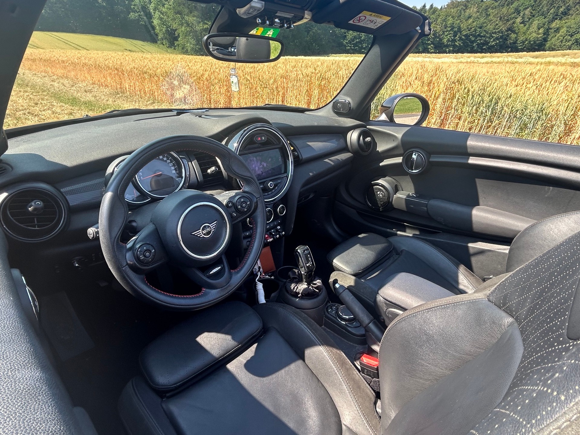 MINI CABRIO-image-4