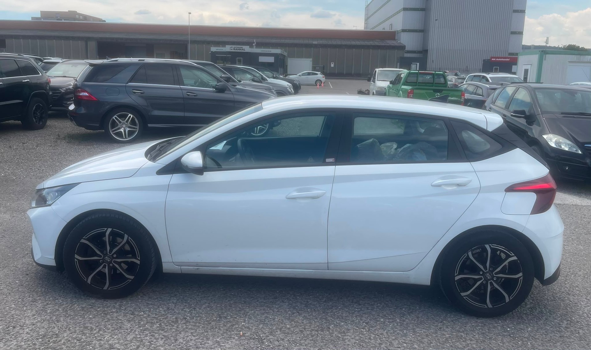HYUNDAI i20 1.0 T-GDi Amplia DCT-image-2