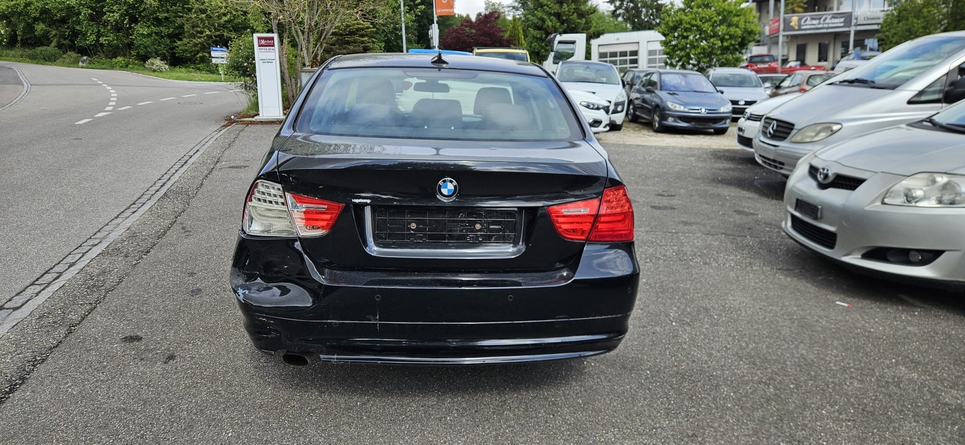 BMW 318i Dynamic Edition-image-5