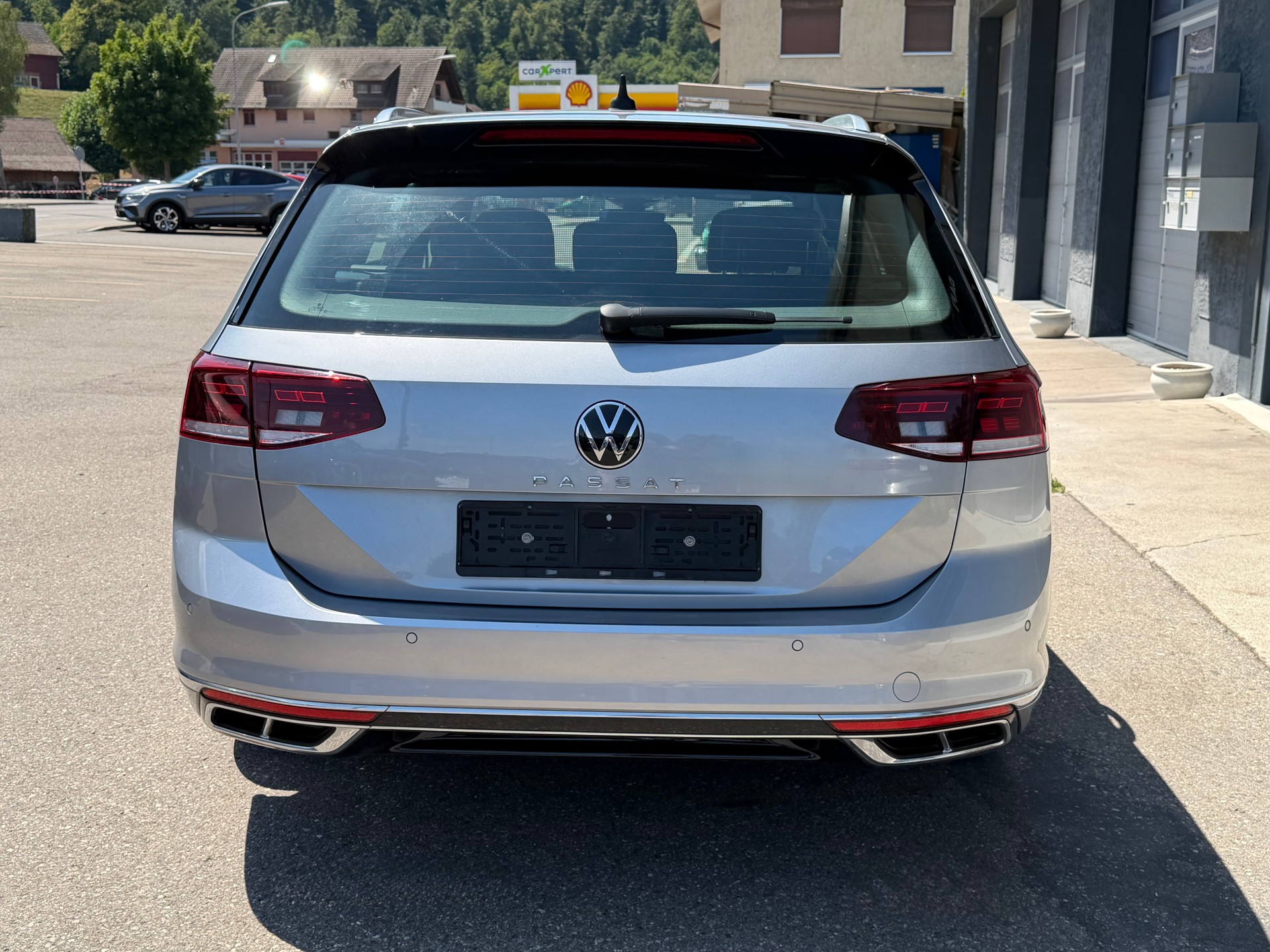 VW Passat 2.0 TDI R-Line 150PS, Elegance DSG-image-5