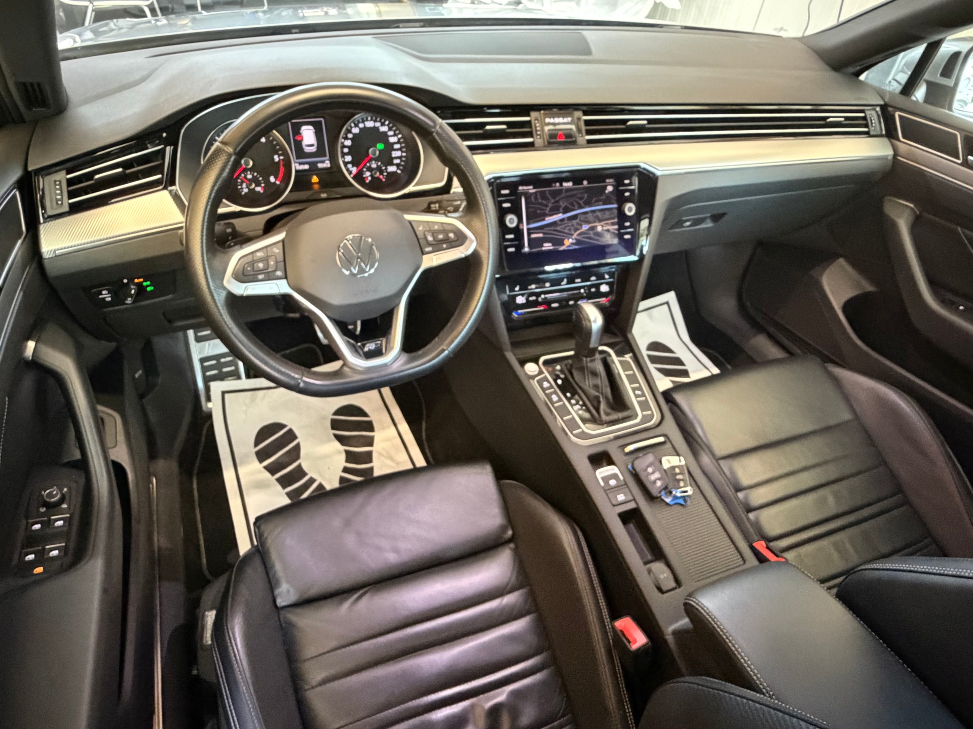VW Passat 2.0 TDI R-Line 150PS, Elegance DSG-image-8
