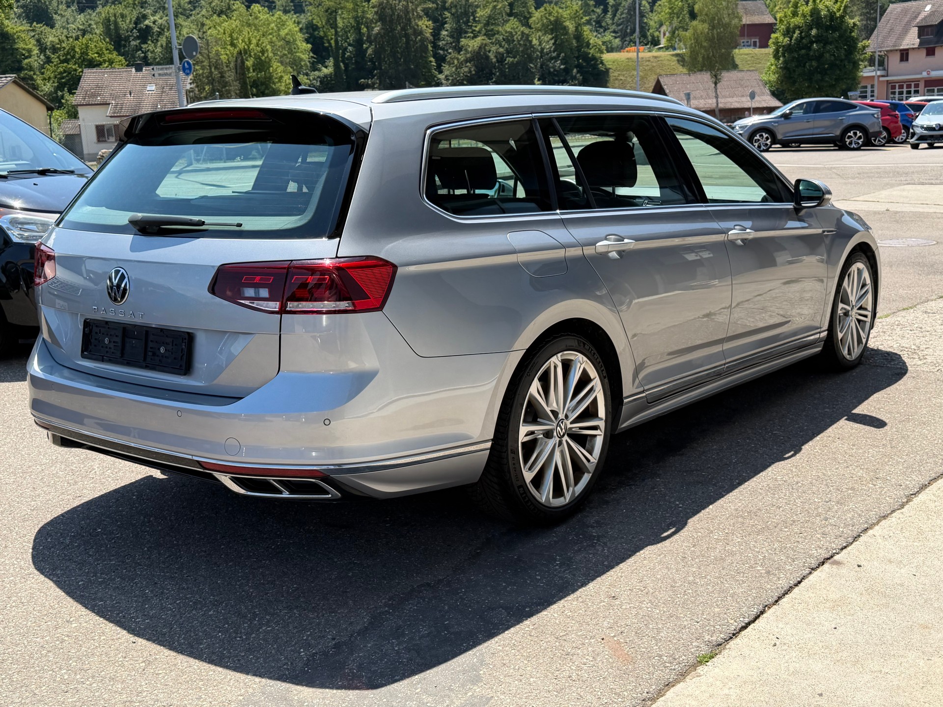 VW Passat 2.0 TDI R-Line 150PS, Elegance DSG-image-6