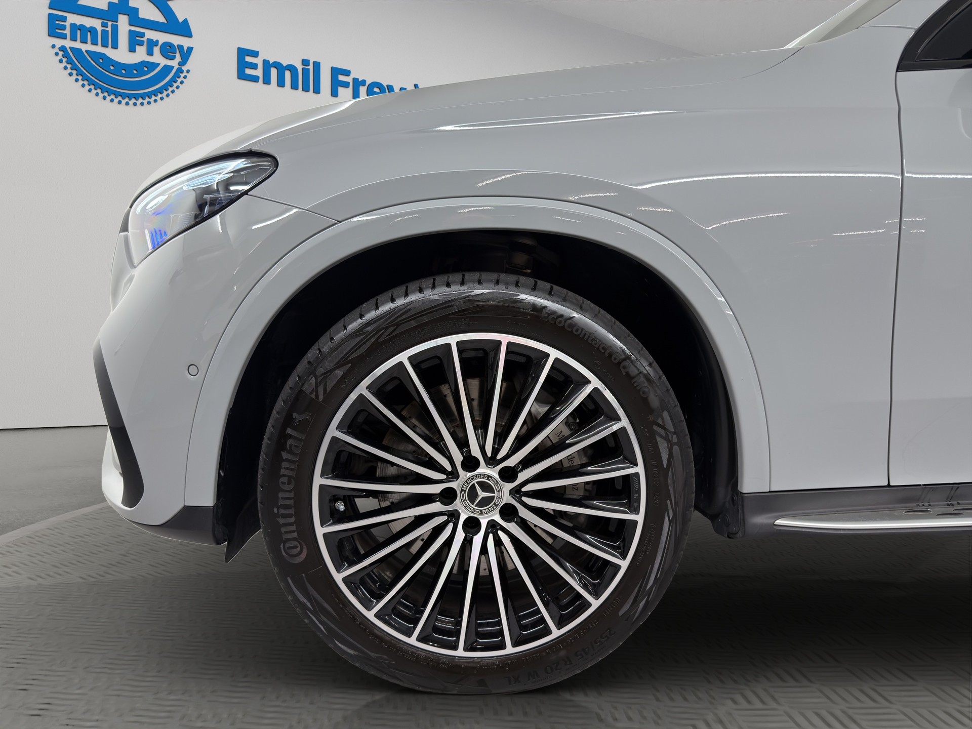 MERCEDES-BENZ GLC 400 e AMG Line 4matic-showroom-element-3