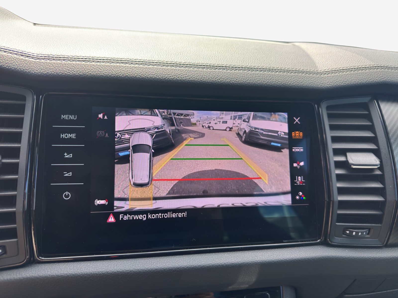 SKODA Kodiaq 2.0 TDI CR SportLine 4x4 DSG-image-14