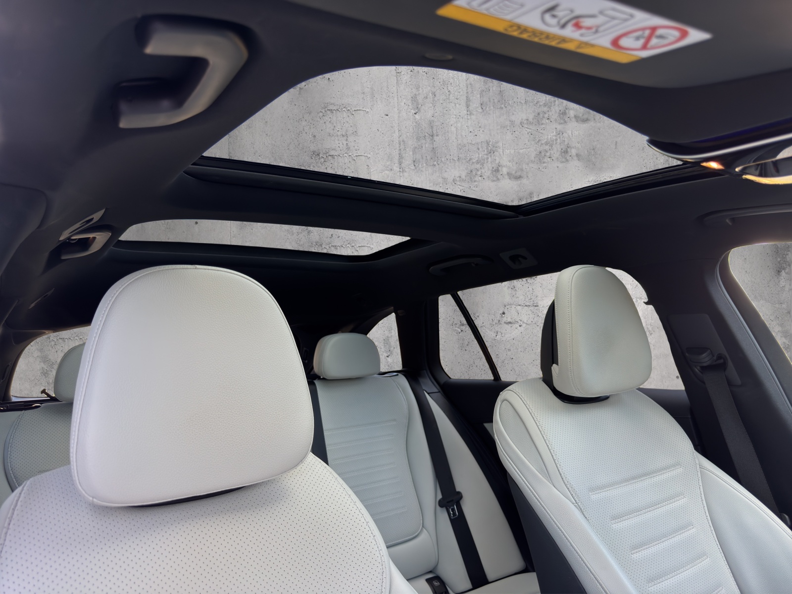 MERCEDES-BENZ C 220 d T 4Matic AMG Line-image-15
