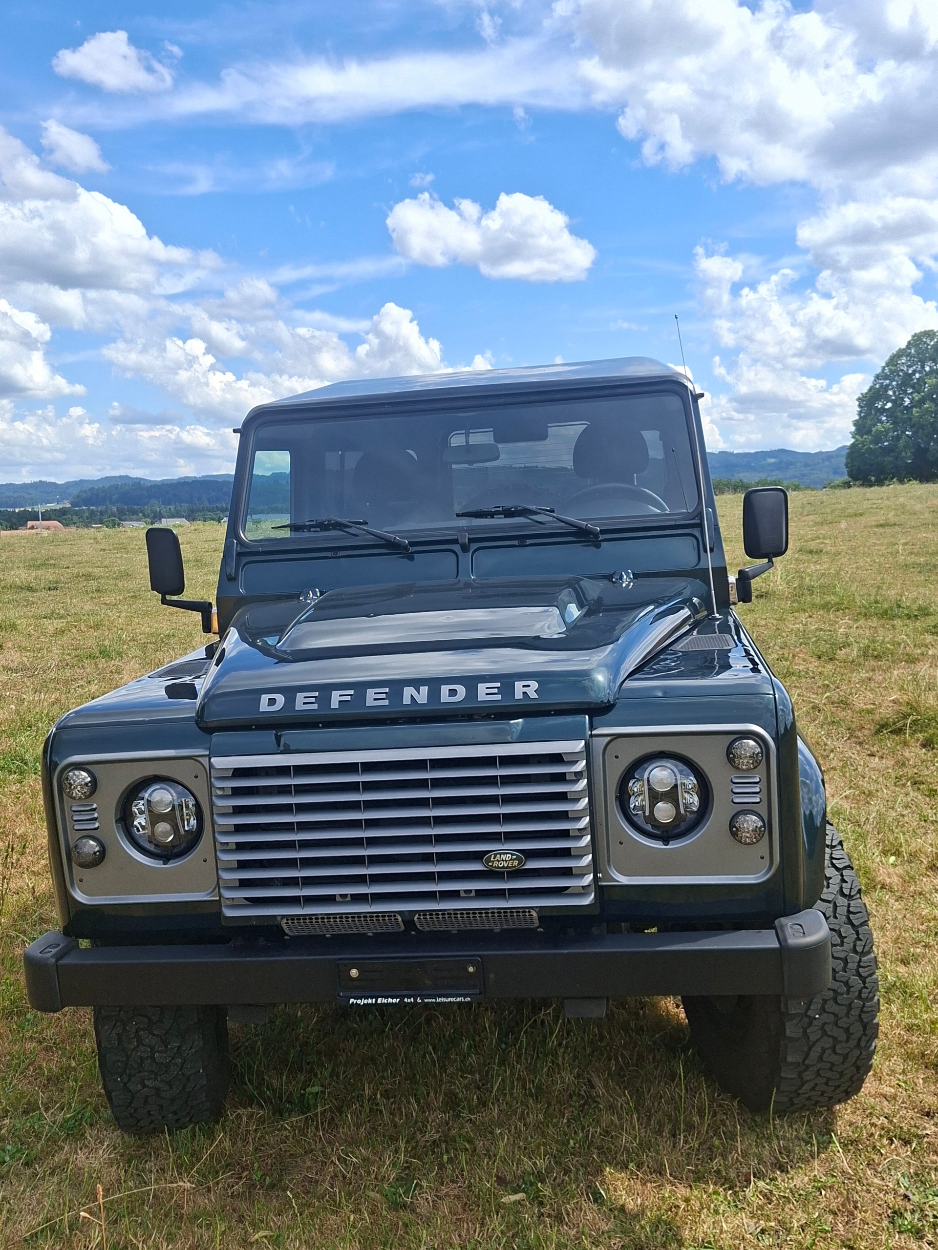 LAND ROVER 90 2.2 TD4 Station Wagon-image-1