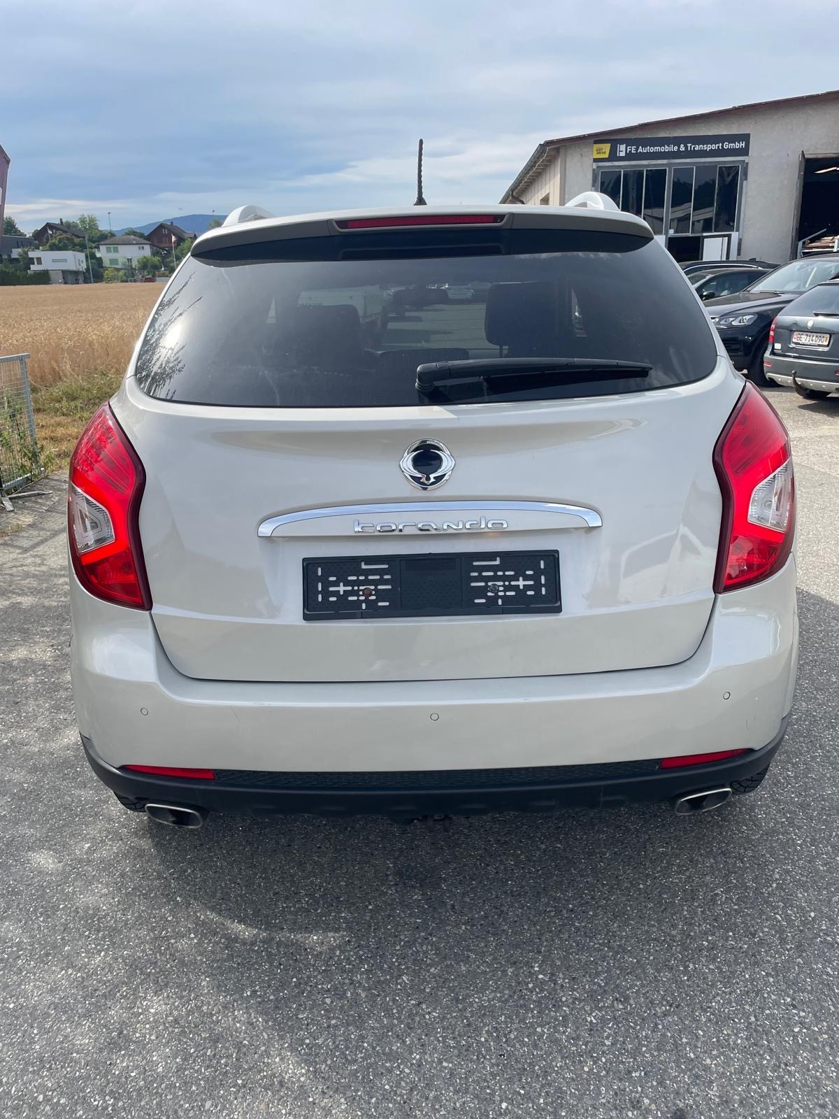 KGM-SsangYong Korando 2.0 e-XDI Quartz 4WD Automatic-image-12