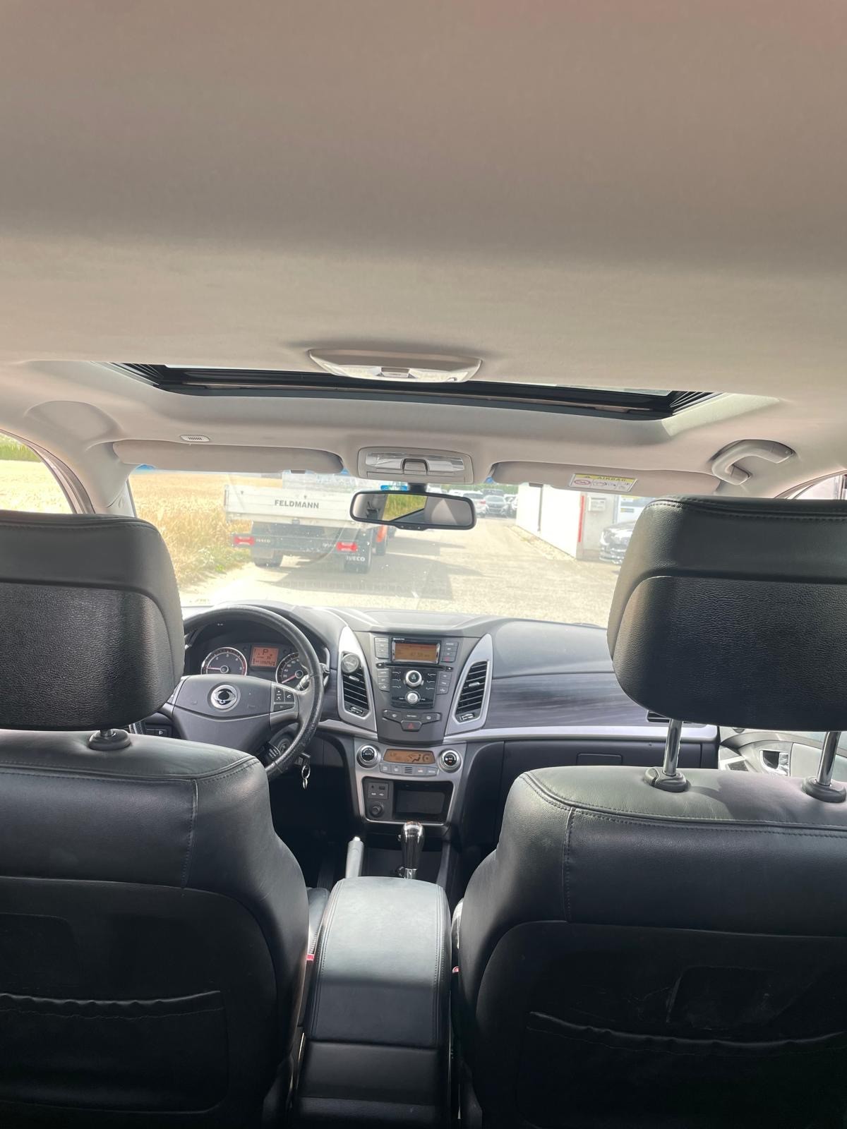 KGM-SsangYong Korando 2.0 e-XDI Quartz 4WD Automatic-image-6
