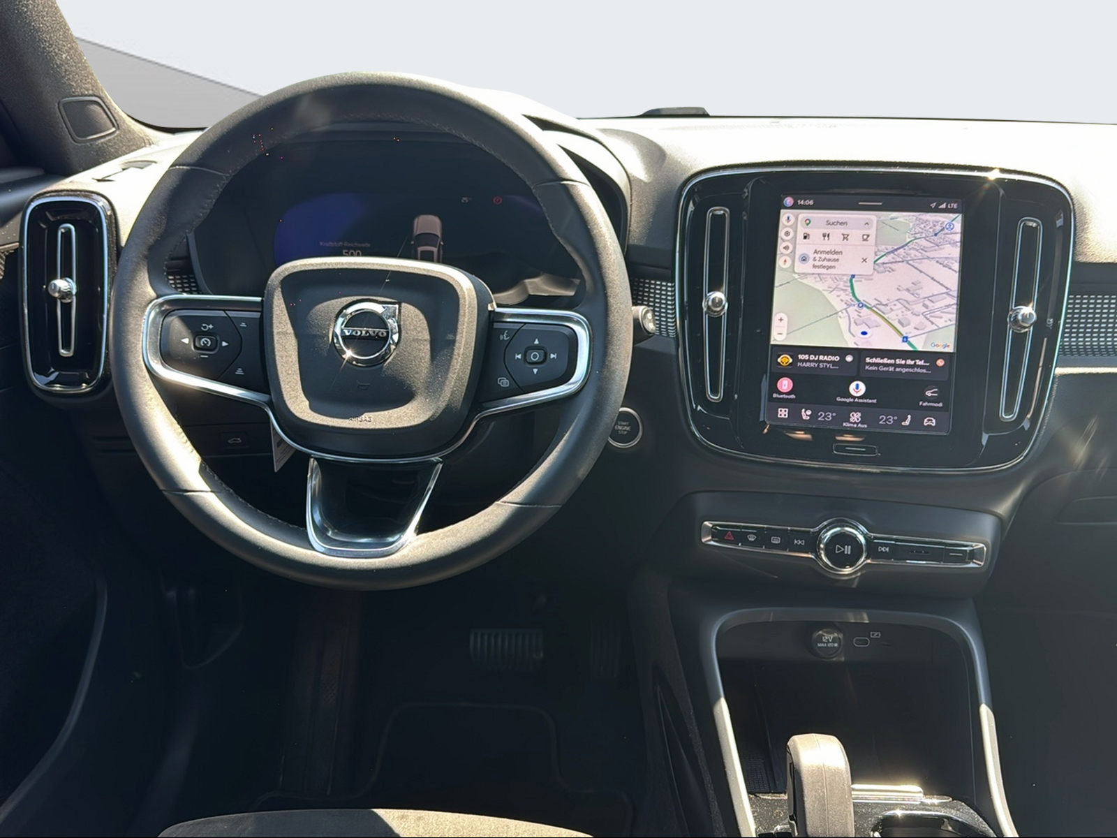 VOLVO XC40 2.0 B4 MH Ultimate Dark AWD-image-12