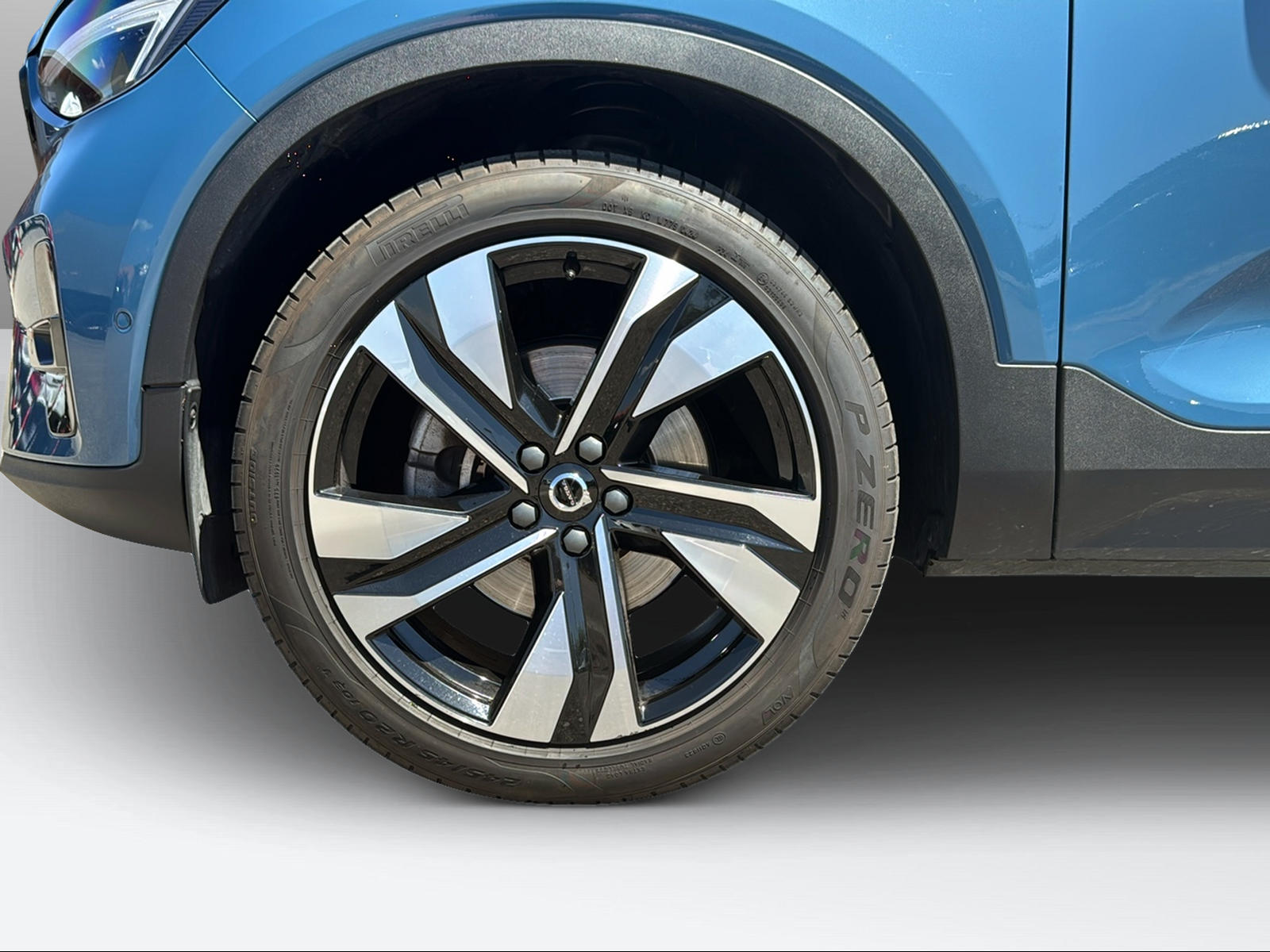 VOLVO XC40 2.0 B4 MH Ultimate Dark AWD-image-8