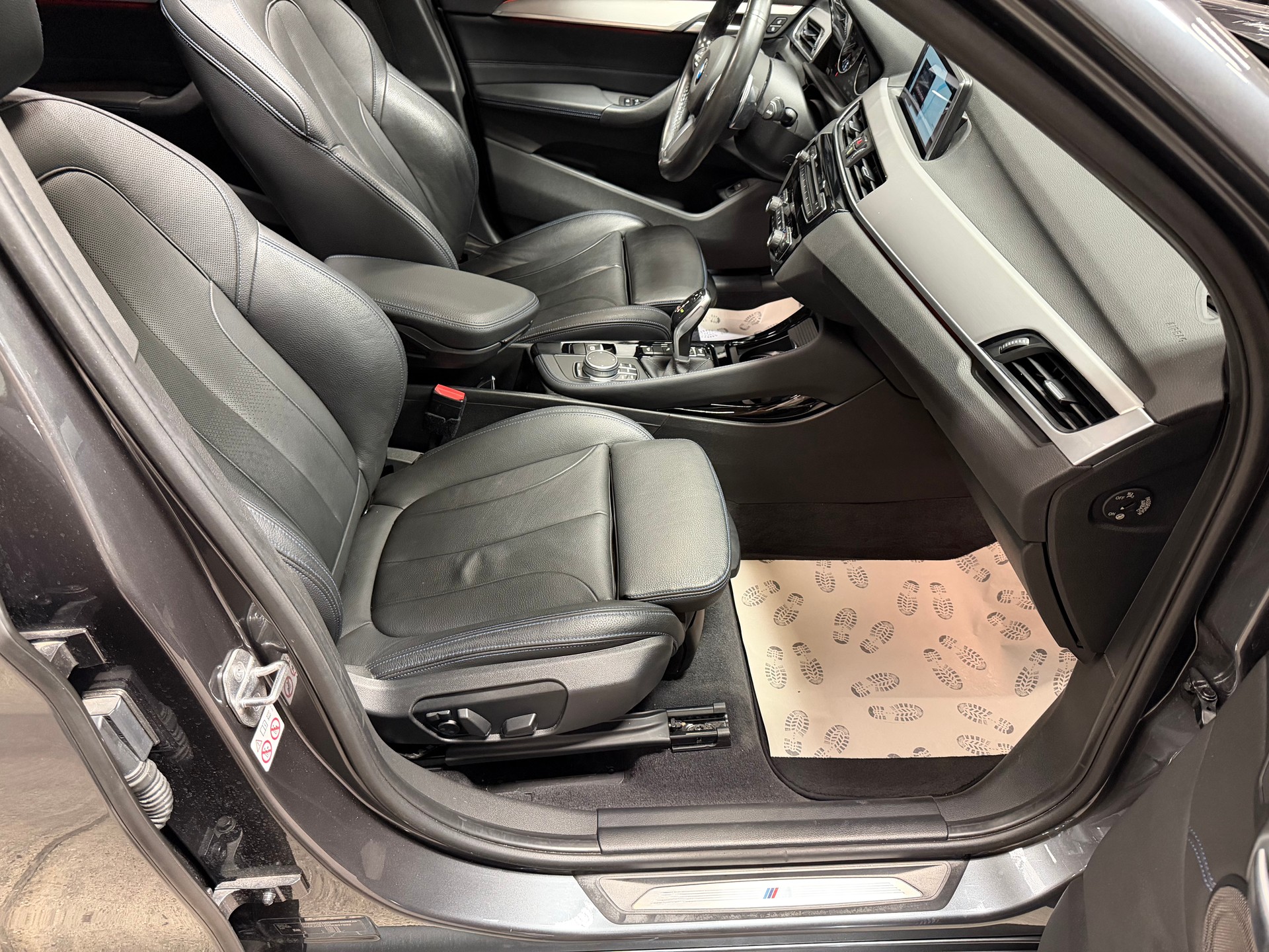 BMW X1 xDrive 25i M Sport Steptronic-image-15