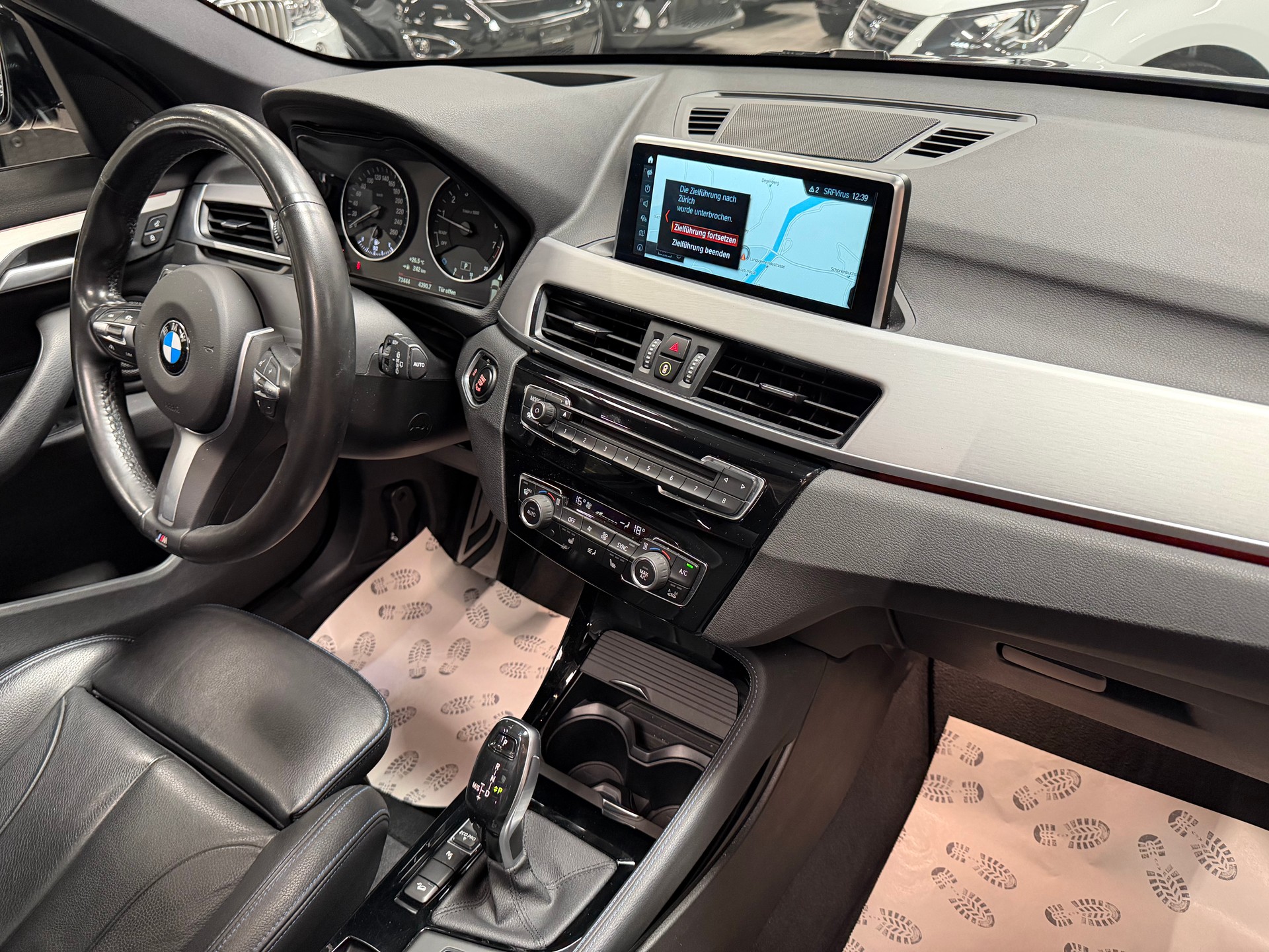 BMW X1 xDrive 25i M Sport Steptronic-image-14