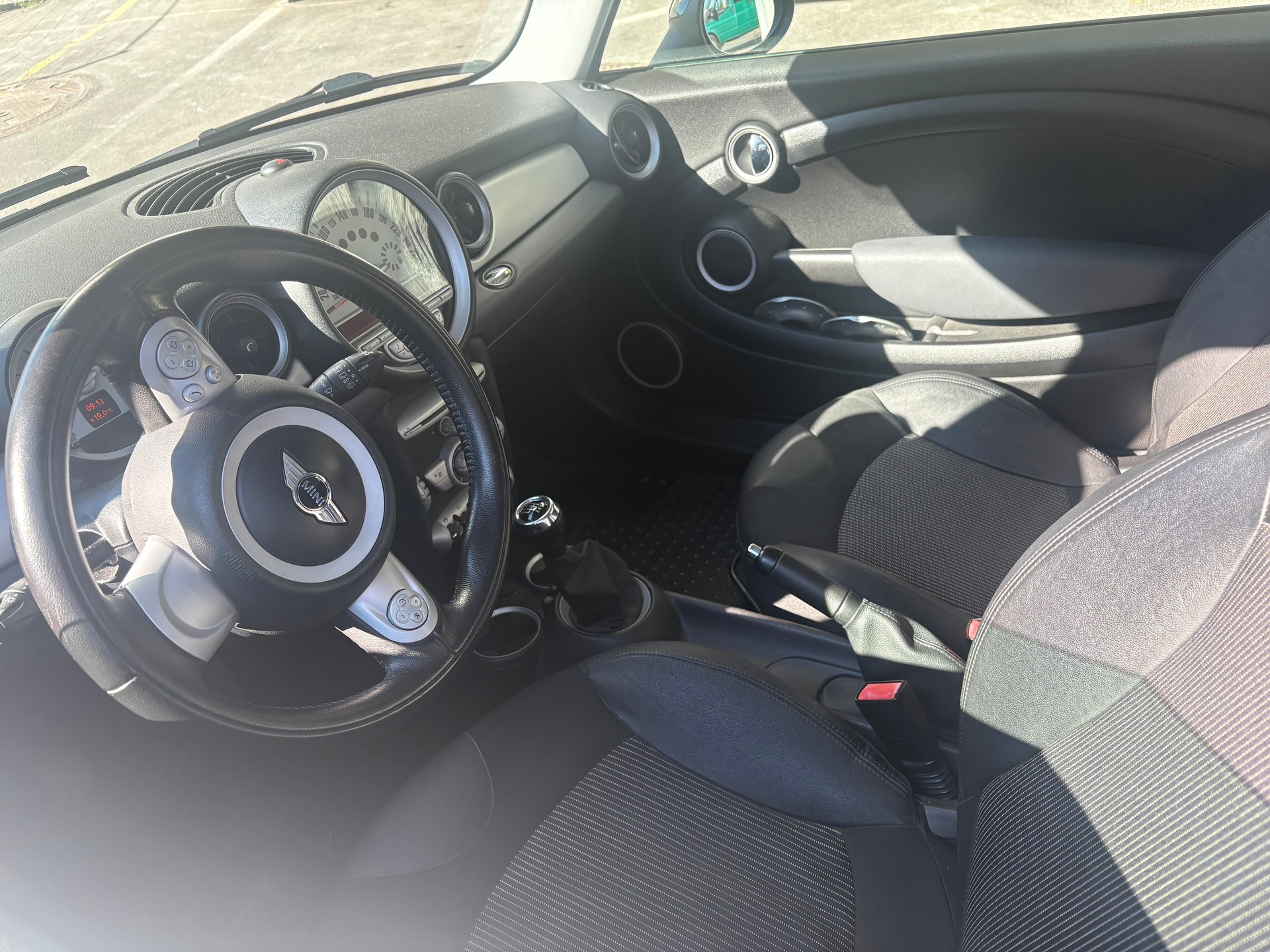 MINI Cooper-image-9