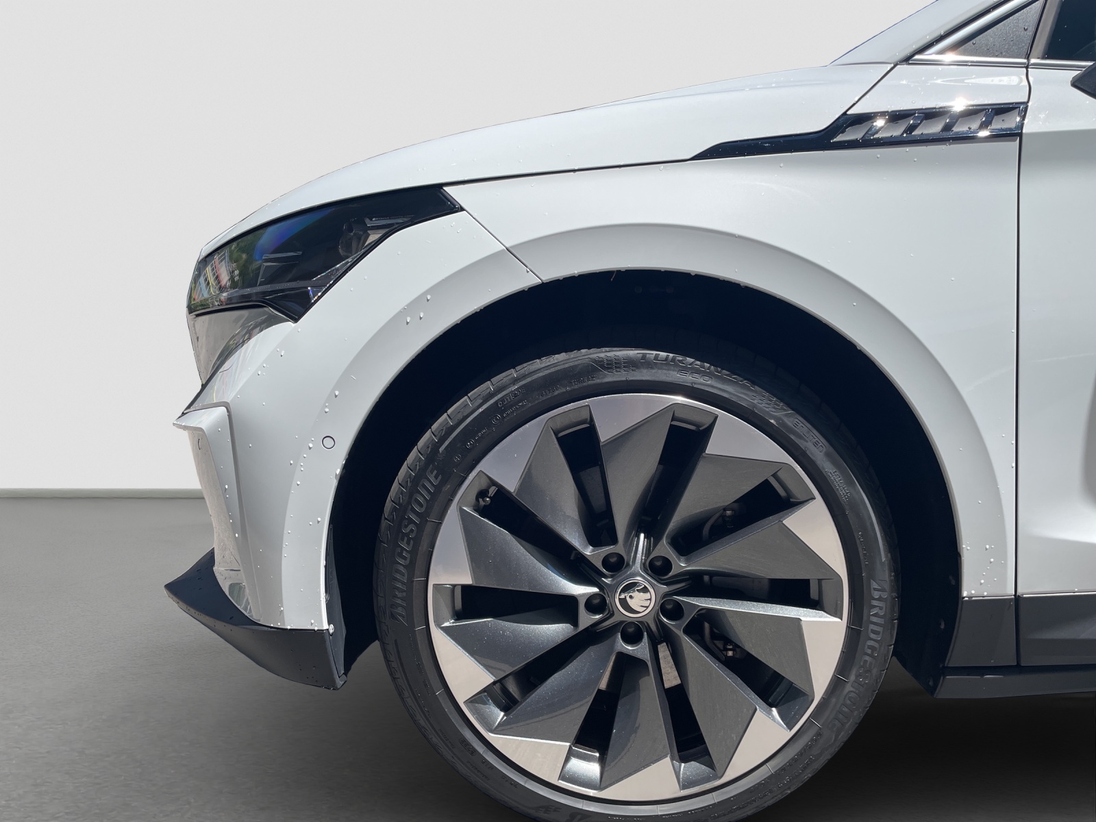 SKODA Enyaq iV 80x-image-4