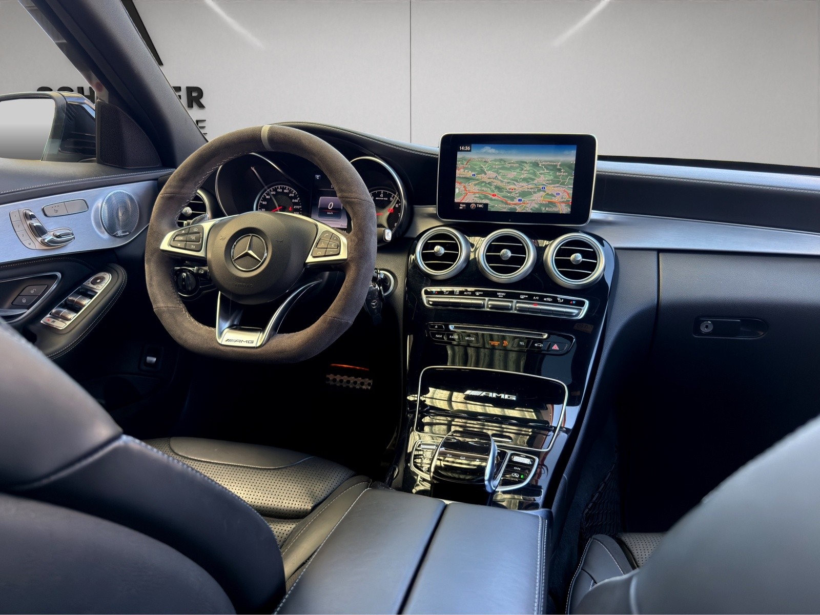 MERCEDES-BENZ C 63 AMG Speedshift V8 AMG-image-14