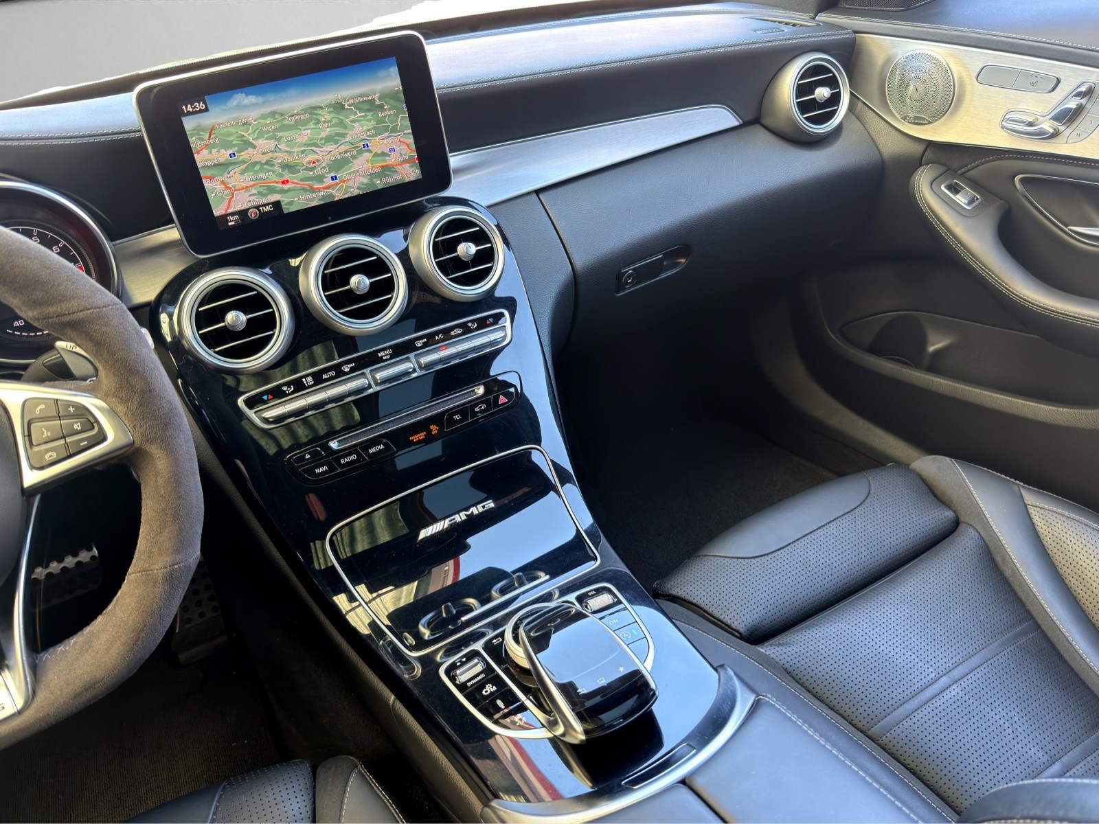 MERCEDES-BENZ C 63 AMG Speedshift V8 AMG-image-15