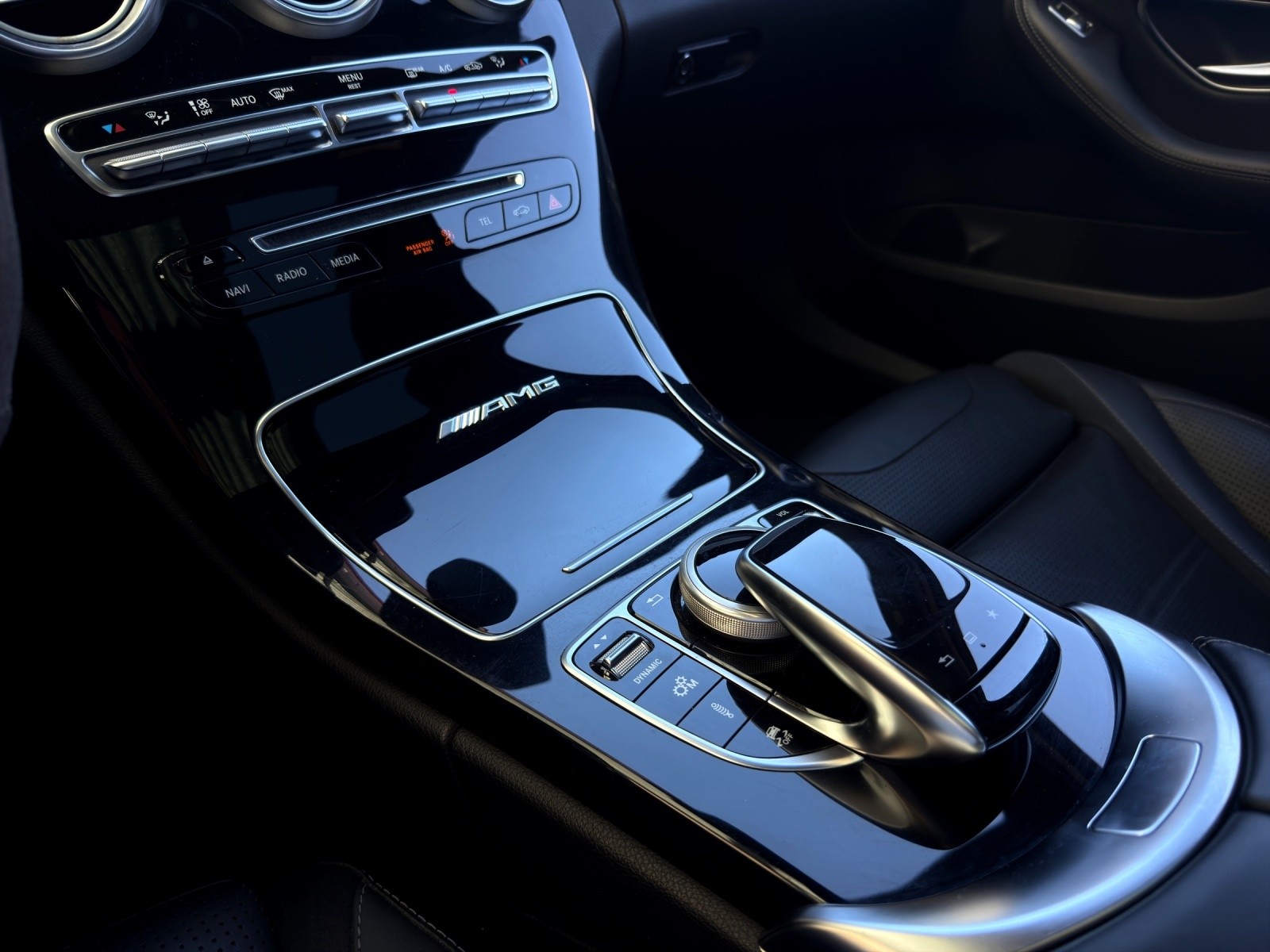 MERCEDES-BENZ C 63 AMG Speedshift V8 AMG-image-17