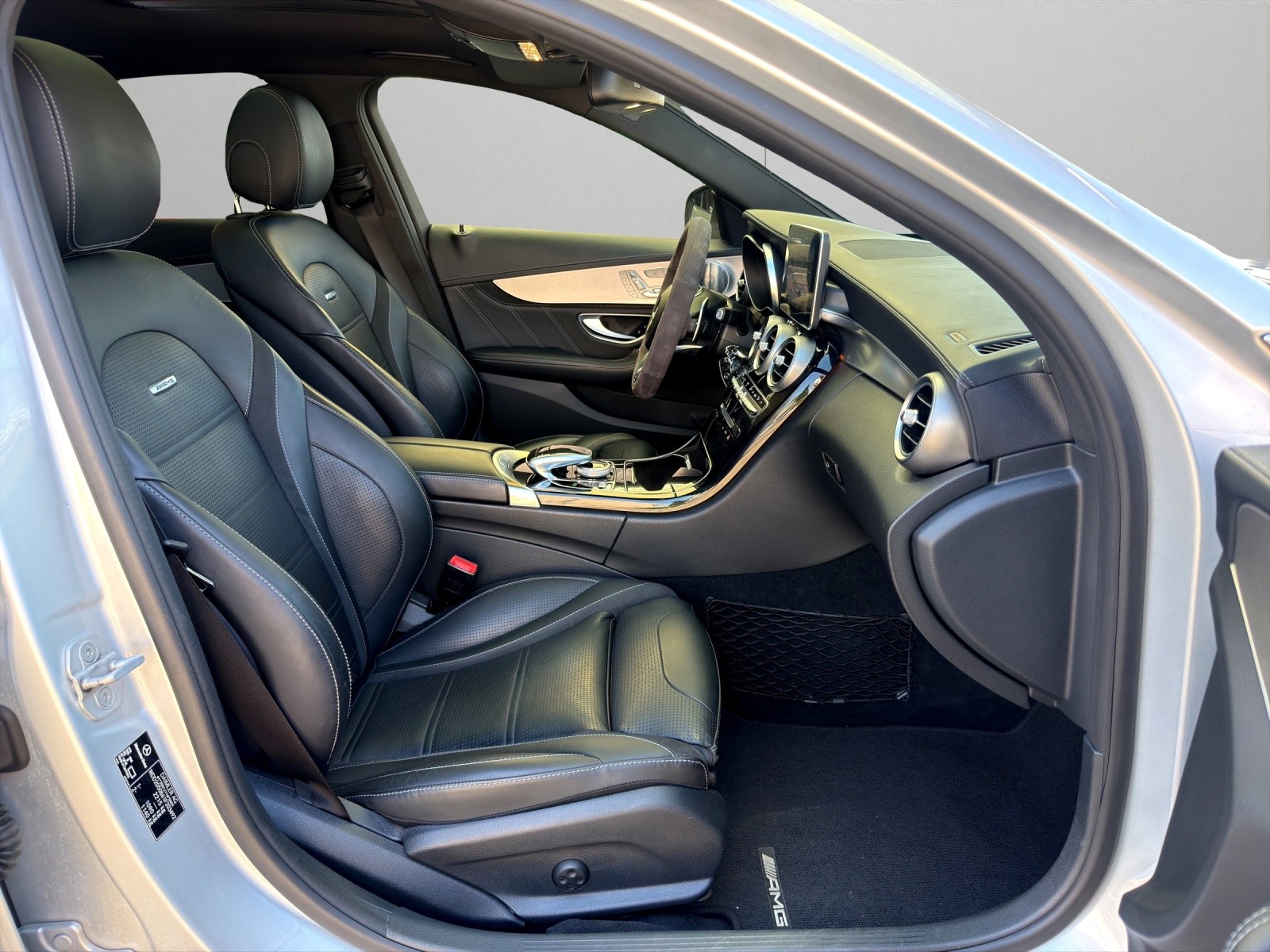 MERCEDES-BENZ C 63 AMG Speedshift V8 AMG-image-11