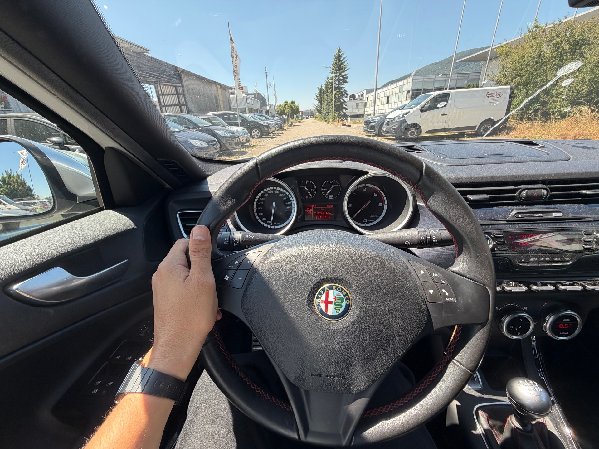 ALFA ROMEO Giulietta 2.0 JTDM Distinctive-image-8