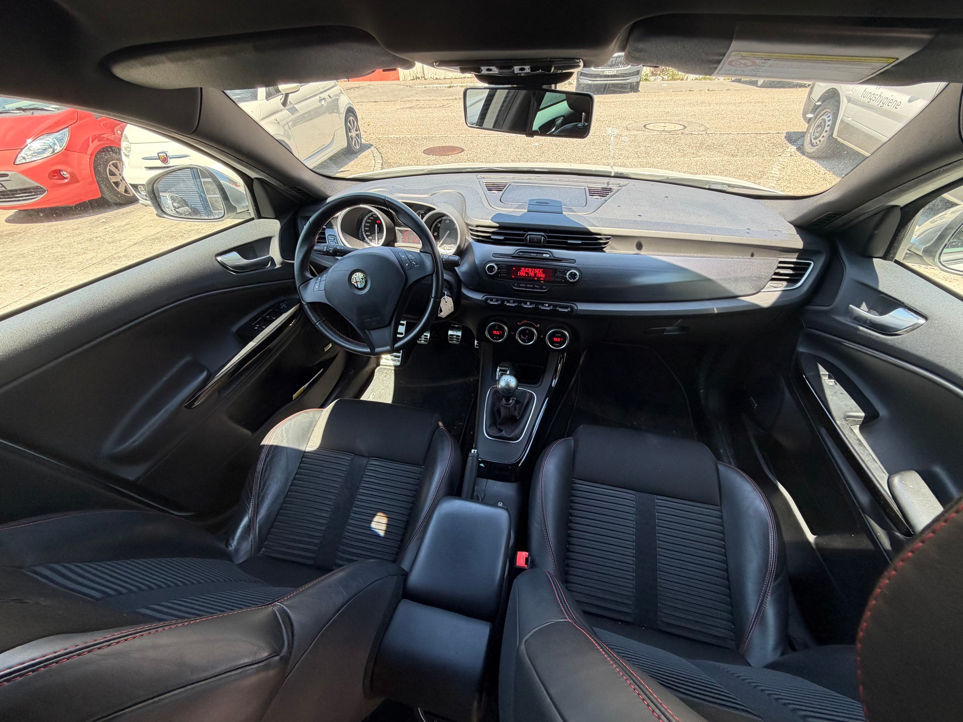 ALFA ROMEO Giulietta 2.0 JTDM Distinctive-image-10