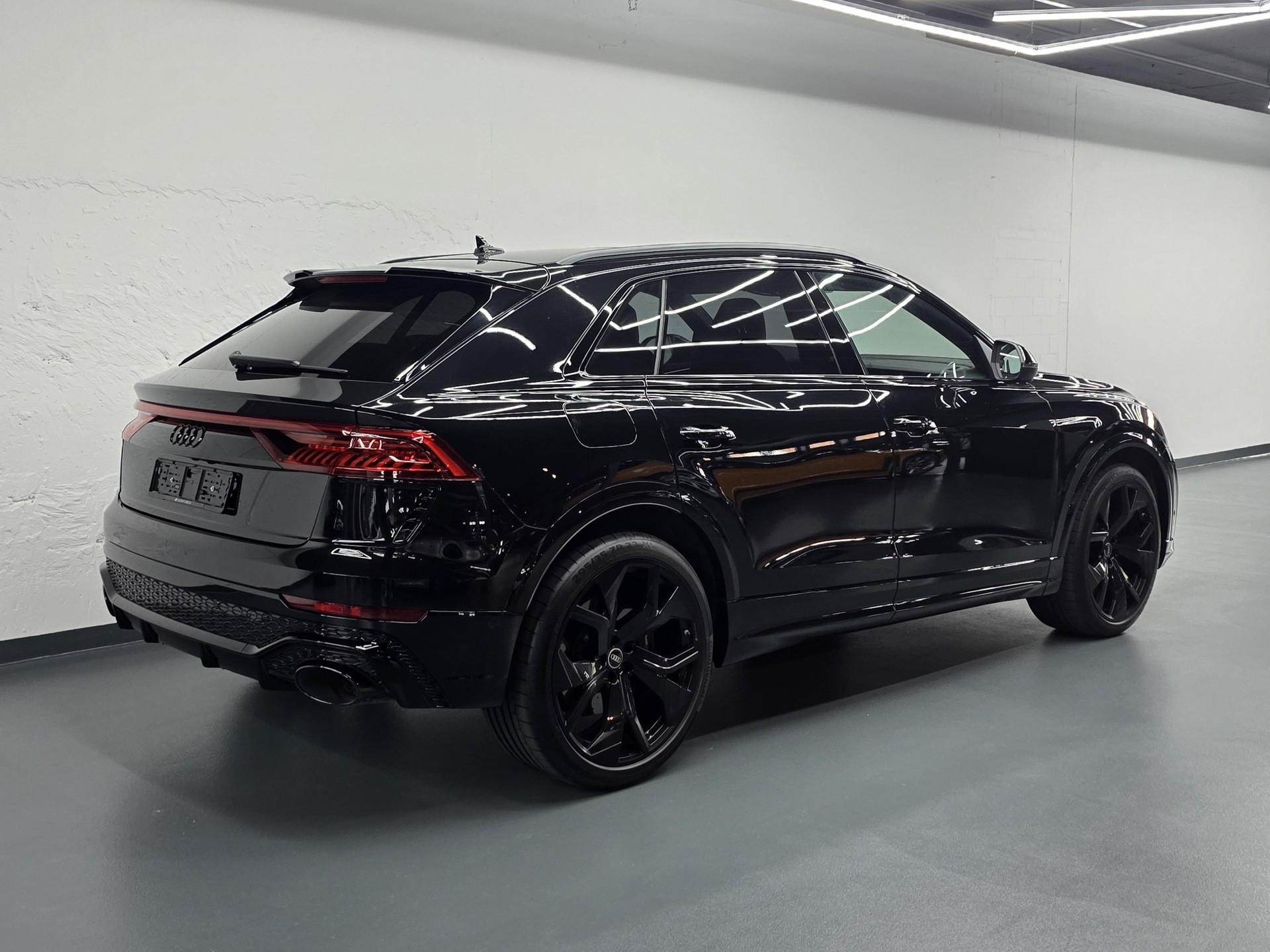AUDI RS Q8 4.0 V8 TFSI quattro T-Tronic-image-2