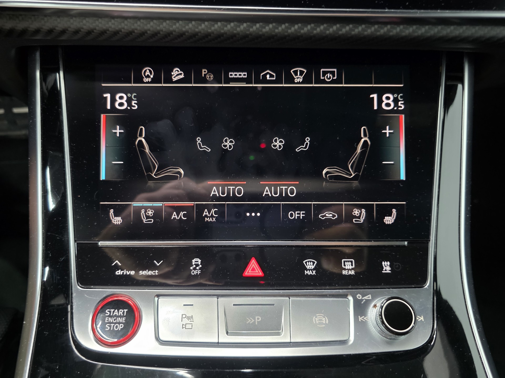 AUDI RS Q8 4.0 V8 TFSI quattro T-Tronic-image-12