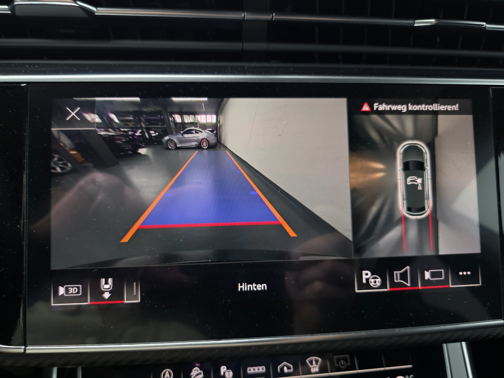 AUDI RS Q8 4.0 V8 TFSI quattro T-Tronic-image-14