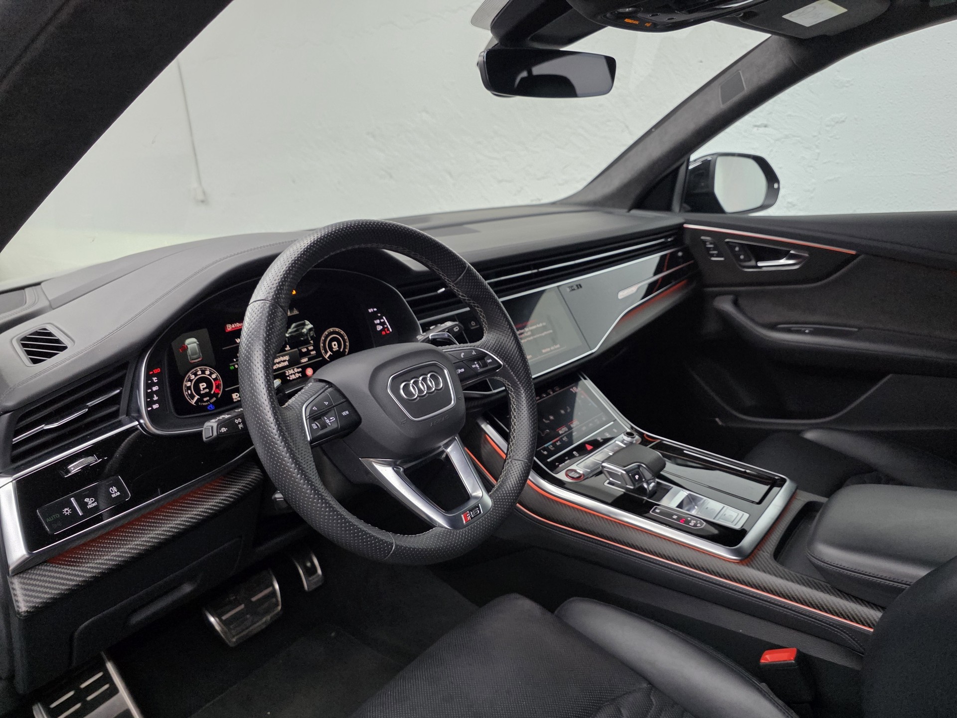 AUDI RS Q8 4.0 V8 TFSI quattro T-Tronic-image-10