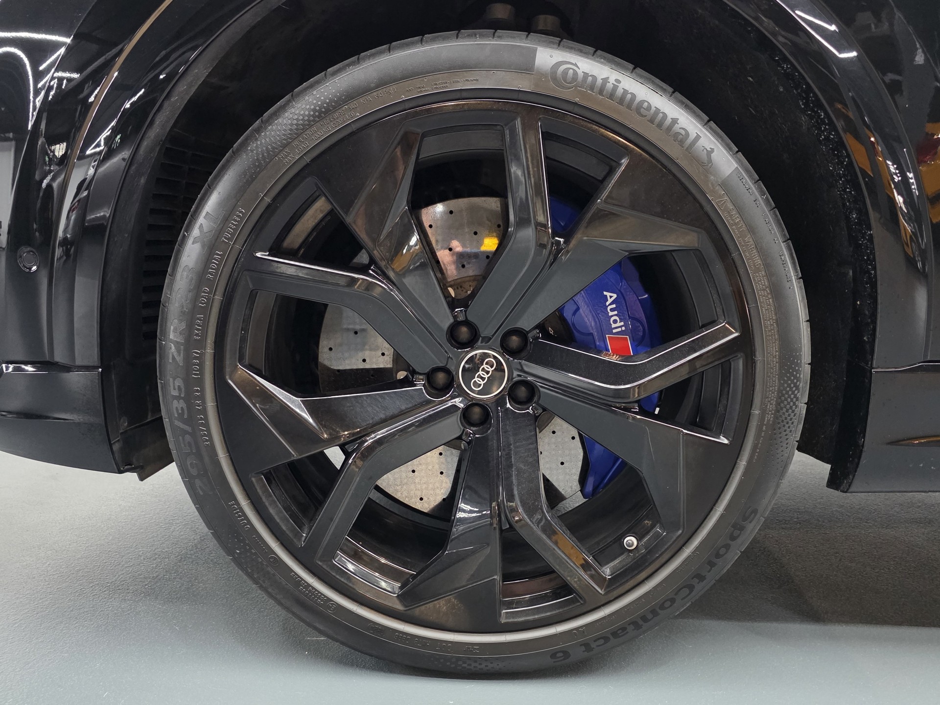 AUDI RS Q8 4.0 V8 TFSI quattro T-Tronic-image-8