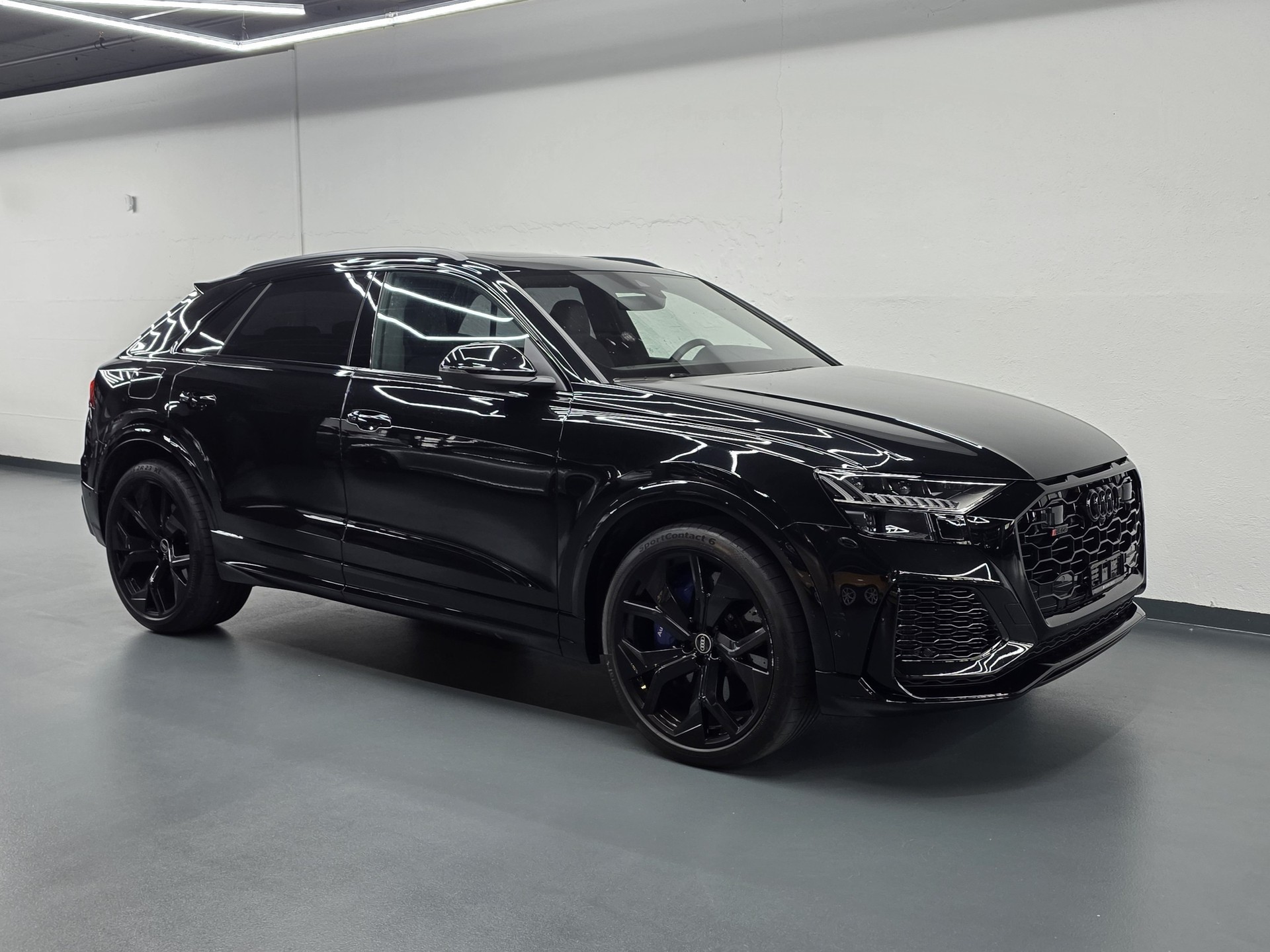 AUDI RS Q8 4.0 V8 TFSI quattro T-Tronic-image-1