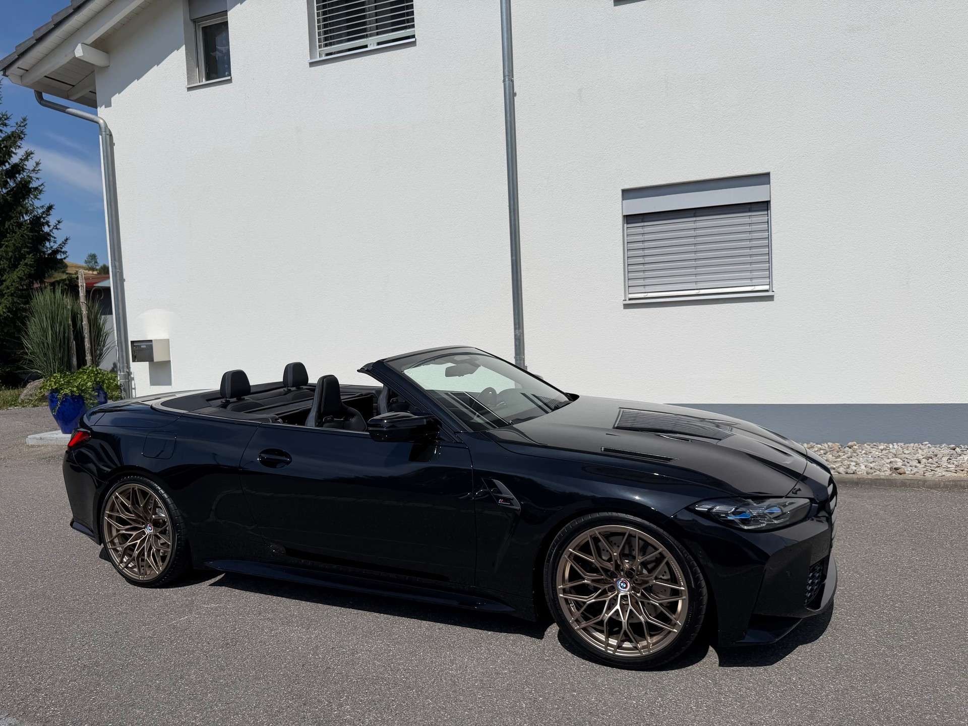 BMW M4 Cabrio Competition M xDrive-image-3