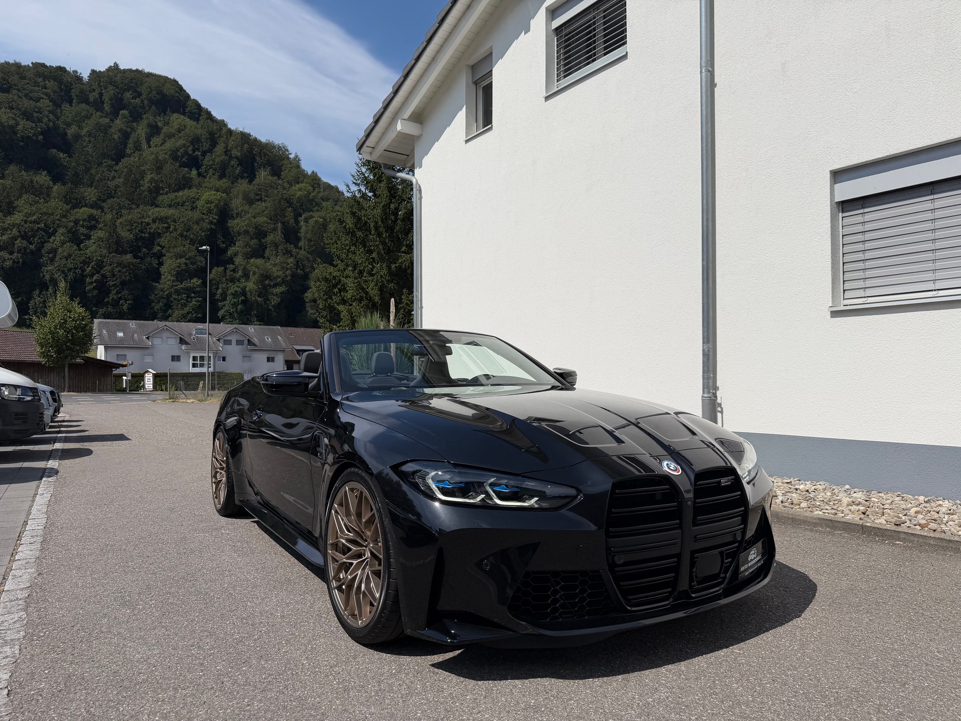 BMW M4 Cabrio Competition M xDrive-image-1