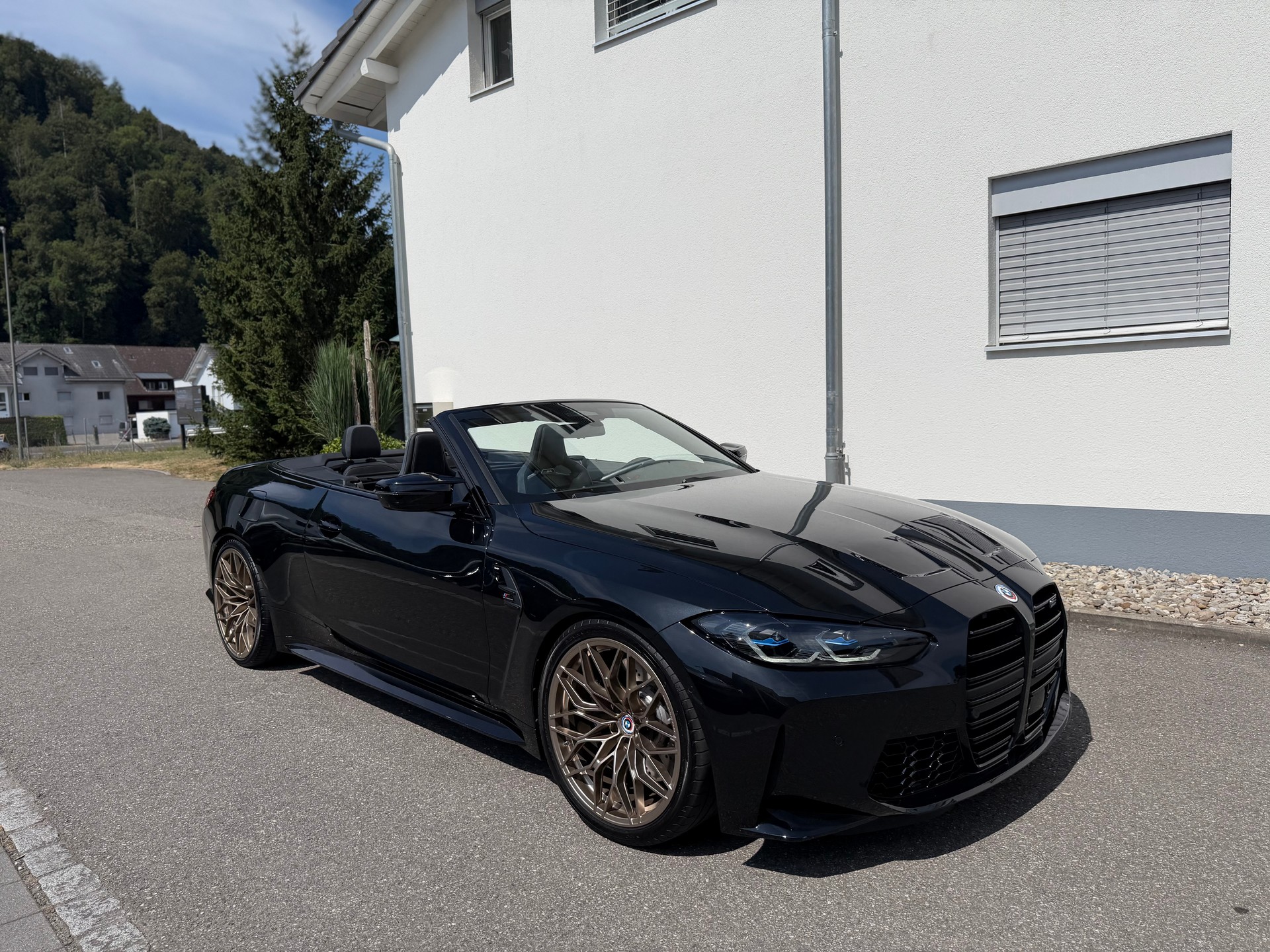 BMW M4 Cabrio Competition M xDrive-image-2