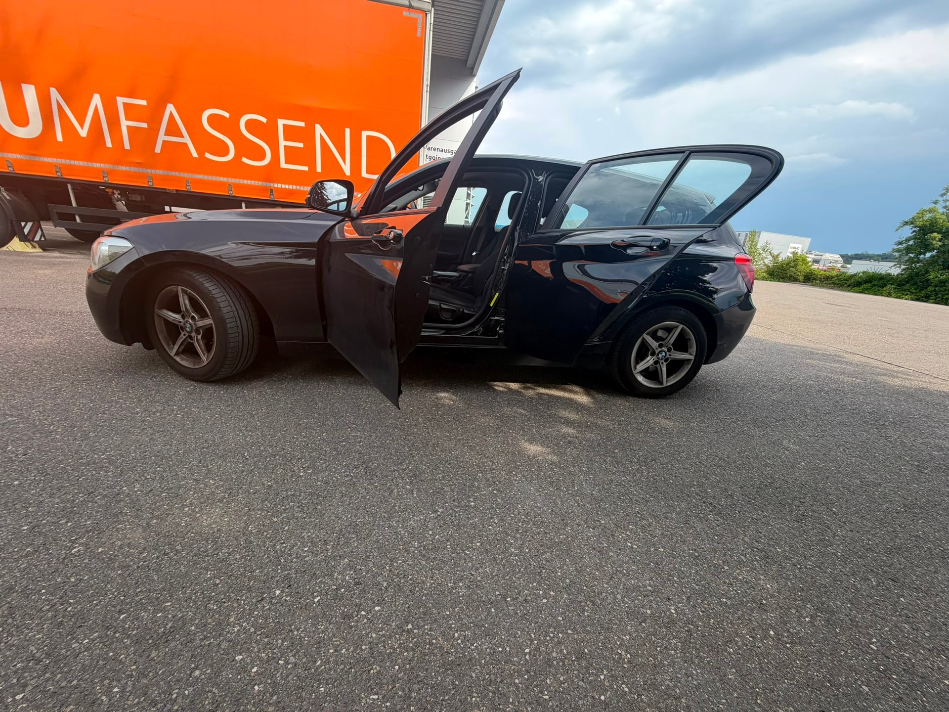 BMW 114i Business-image-6