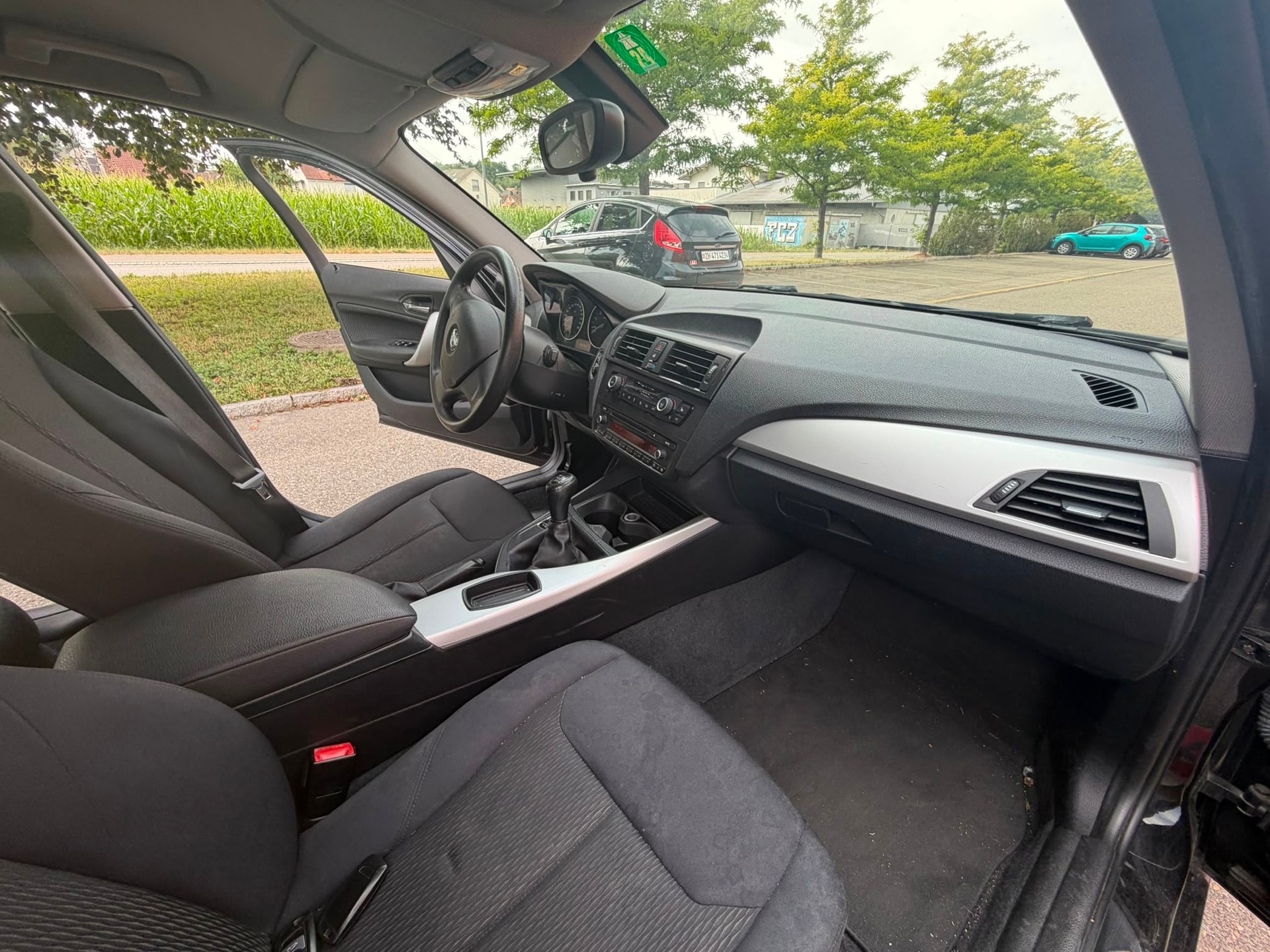 BMW 114i Business-image-14