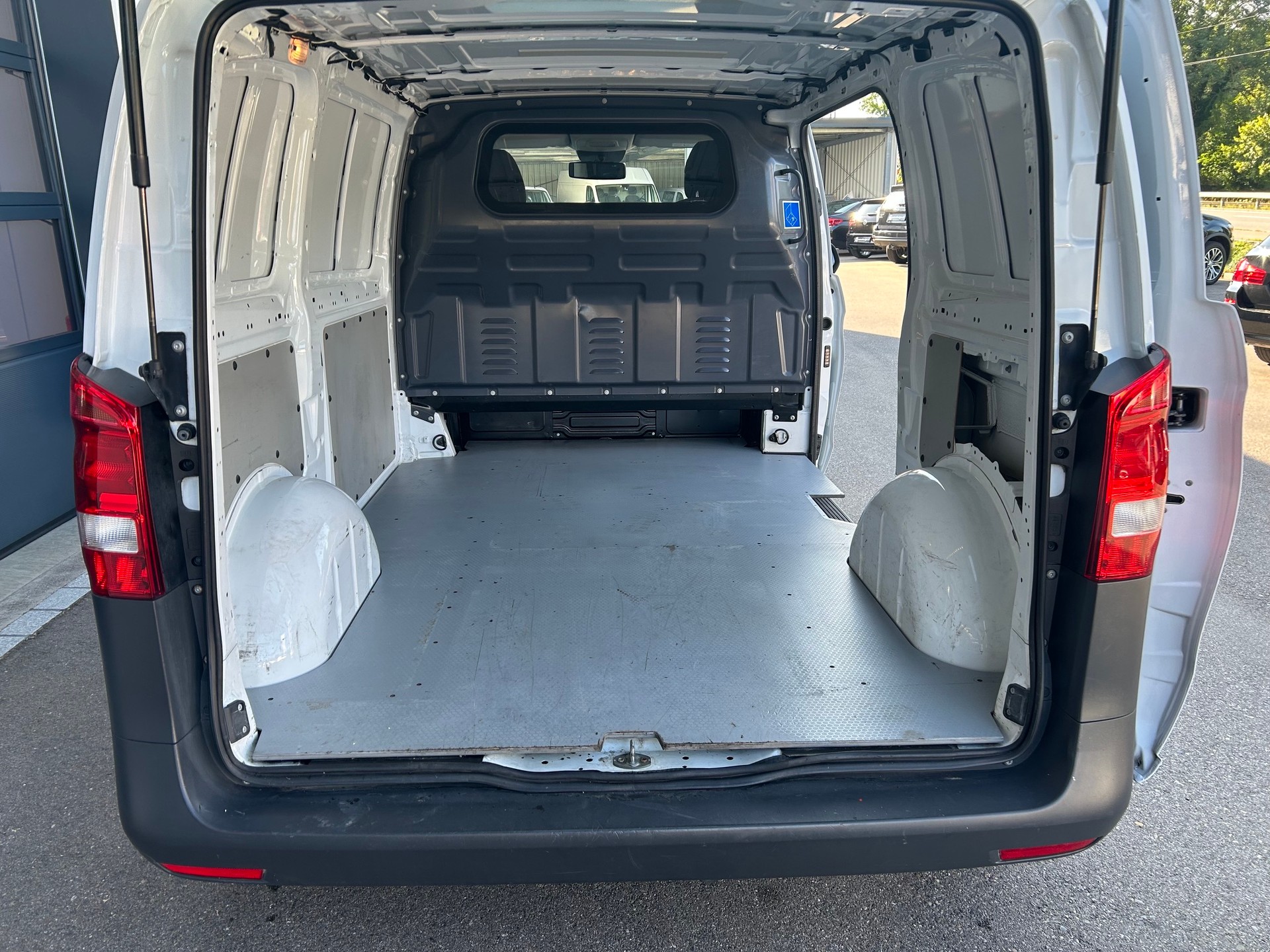 MERCEDES-BENZ Vito 114 BlueTEC Euro 6-image-8