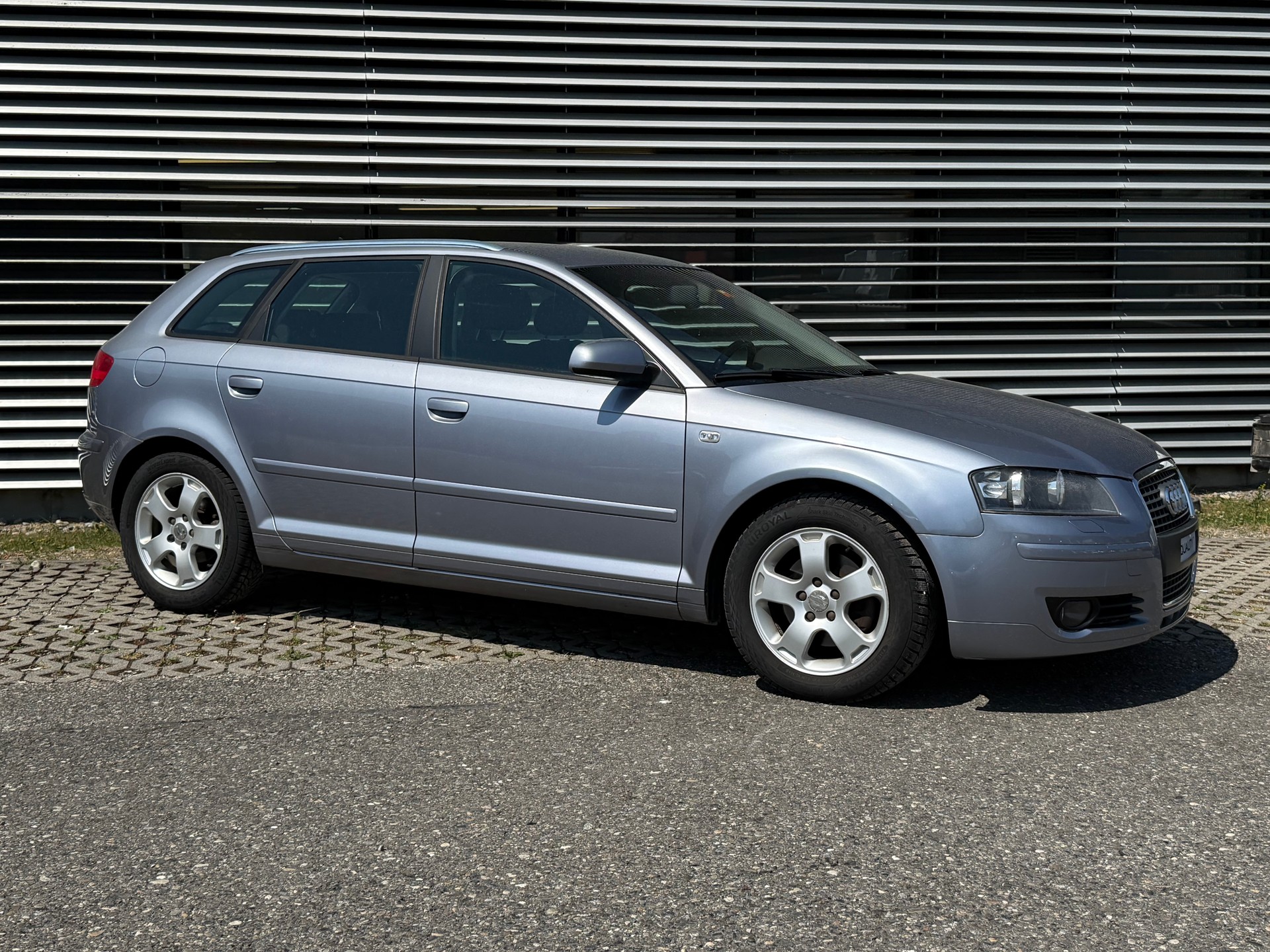 AUDI A3 Sportback 2.0 TDI Ambiente-image-3