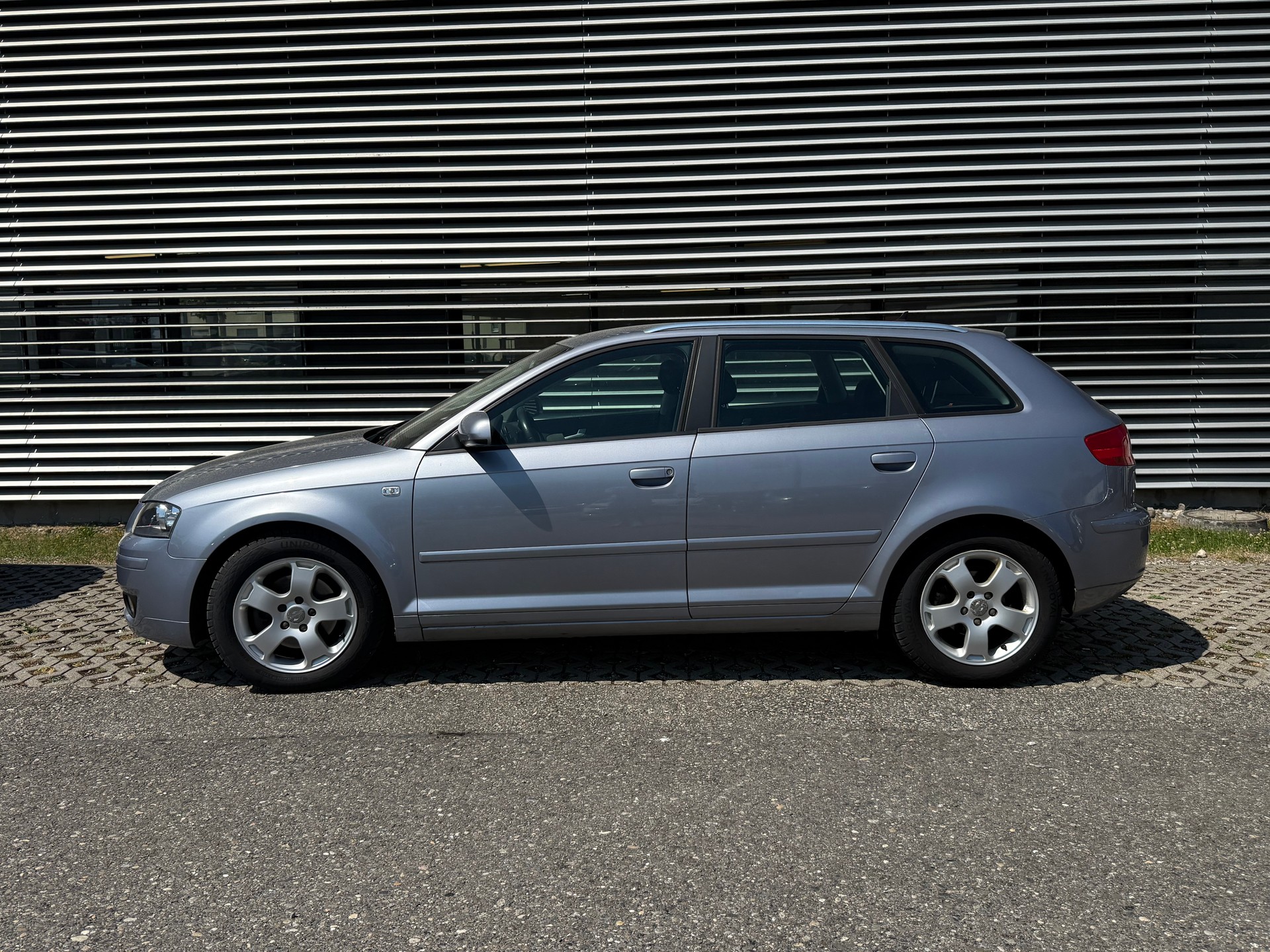 AUDI A3 Sportback 2.0 TDI Ambiente-image-5